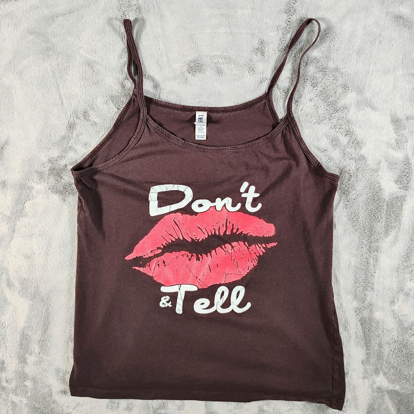 Bella "Don't Kiss & Tell" Lips Graphic Brown Spaghetti Strap Tank Top (XL)