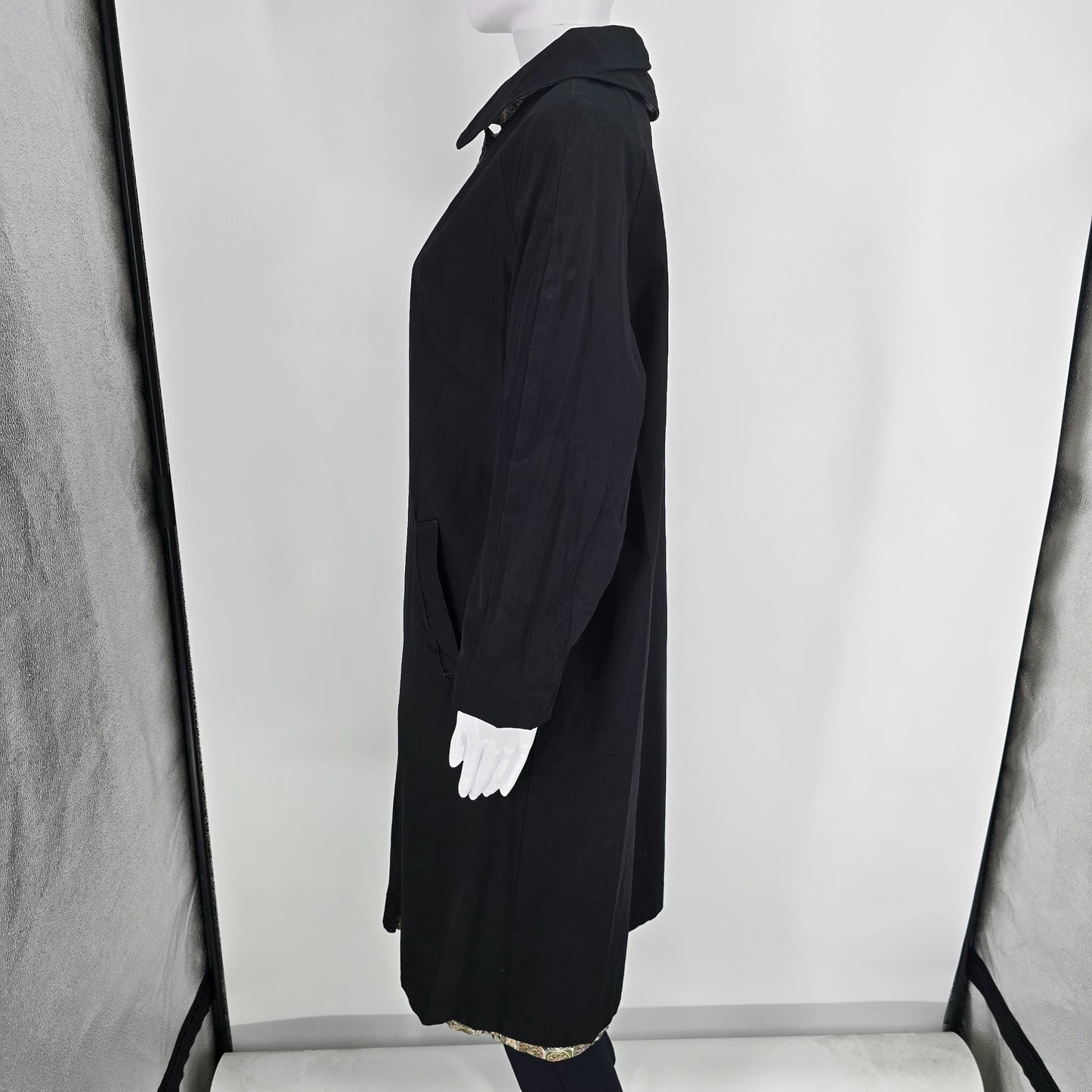 Vintage 1960s Unbranded Mosaic Tile Print/Black Reversible Coat (Large)