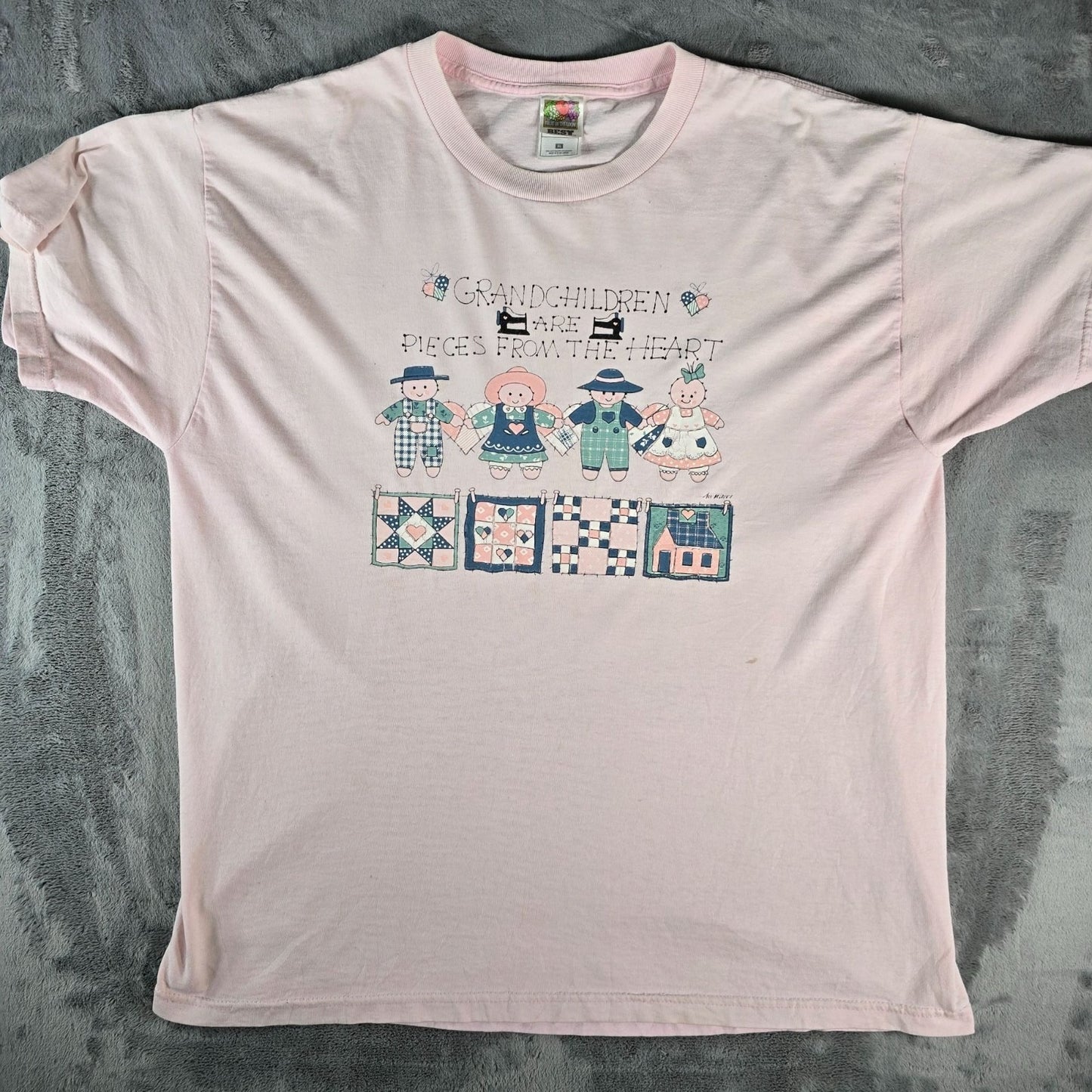 Vintage Y2K "Grandchildren Are Pieces from the Heart" Quilt Graphic T-Shirt (XL)
