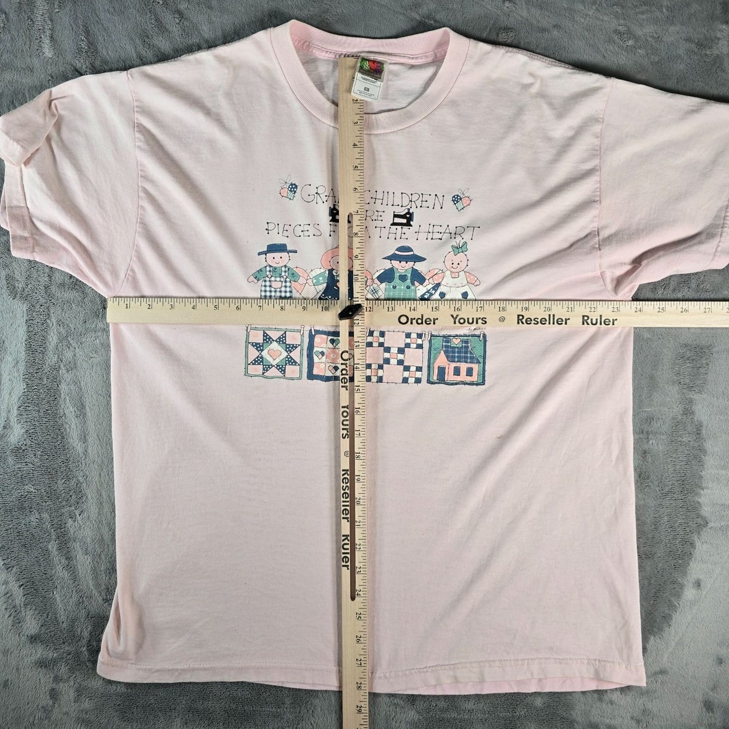 Vintage Y2K "Grandchildren Are Pieces from the Heart" Quilt Graphic T-Shirt (XL)