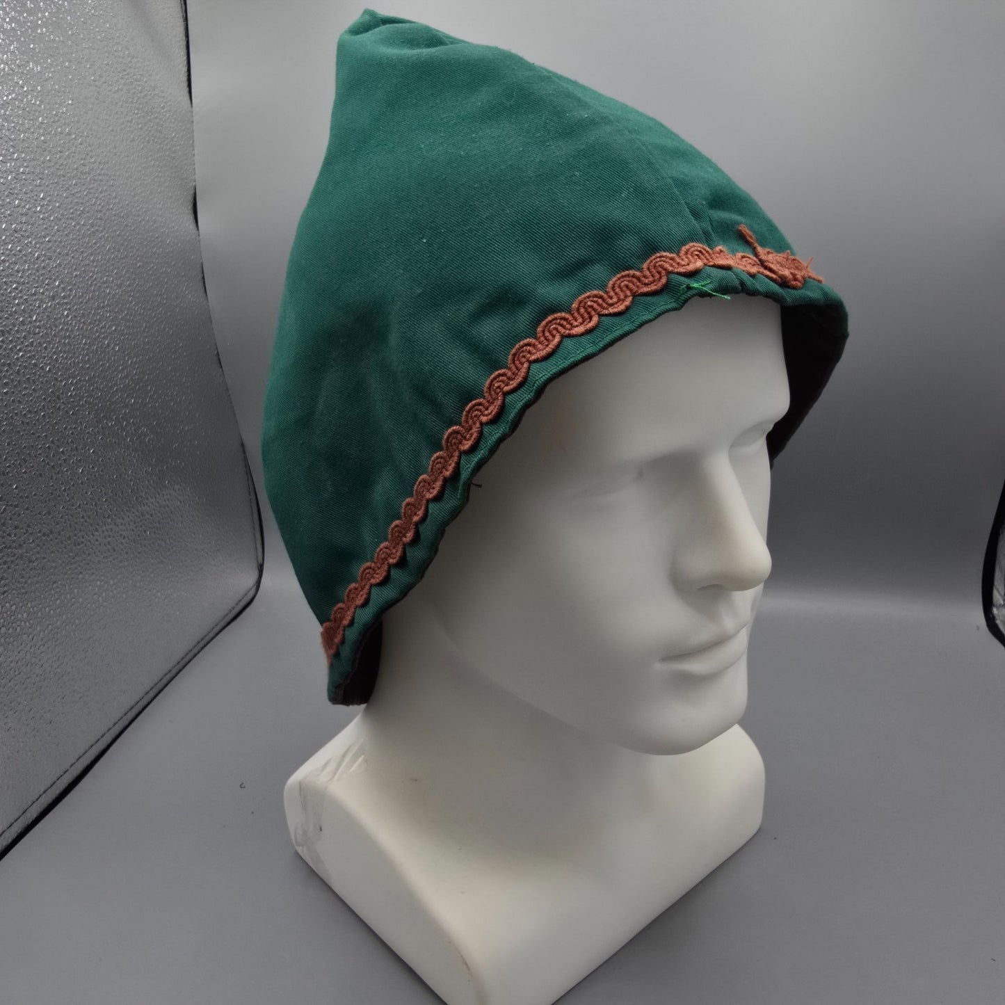 Vintage 1970s Handmade/Costume Forest Green Velveteen Lined Pointed Hood Cap