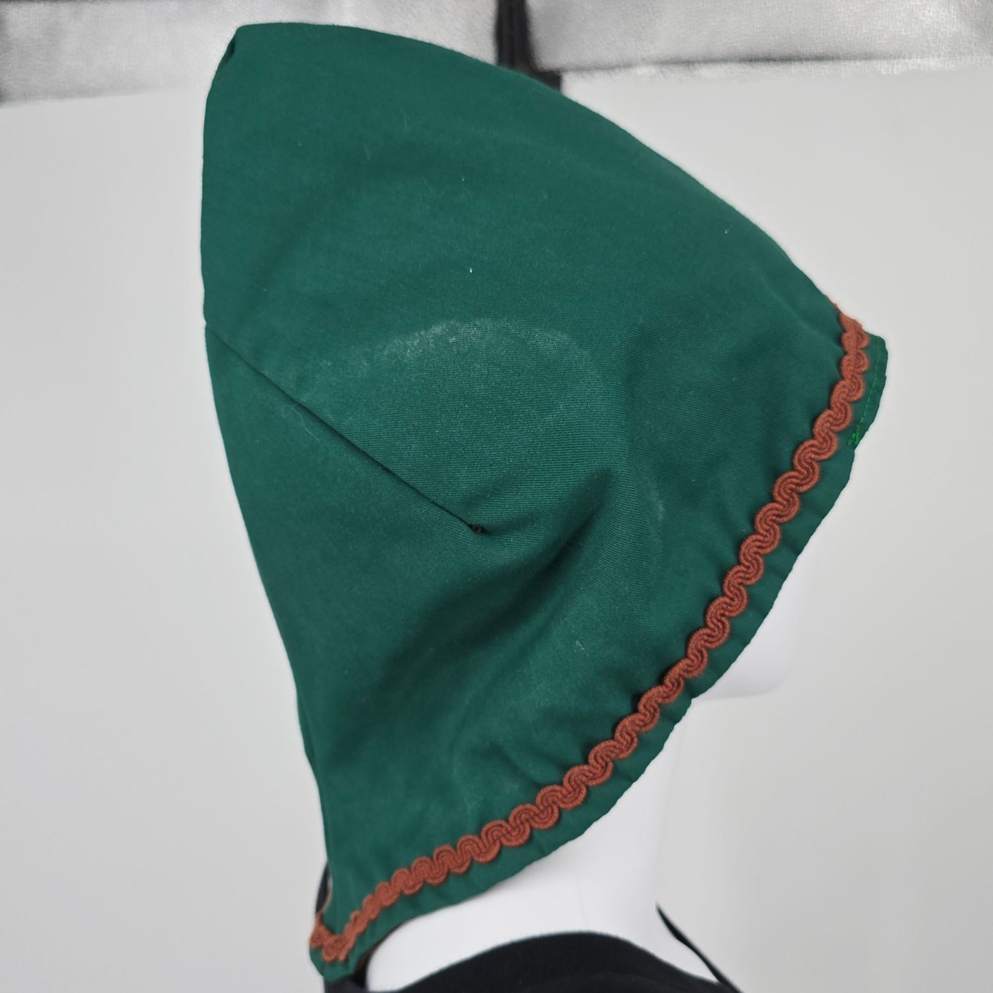 Vintage 1970s Handmade/Costume Forest Green Velveteen Lined Pointed Hood Cap