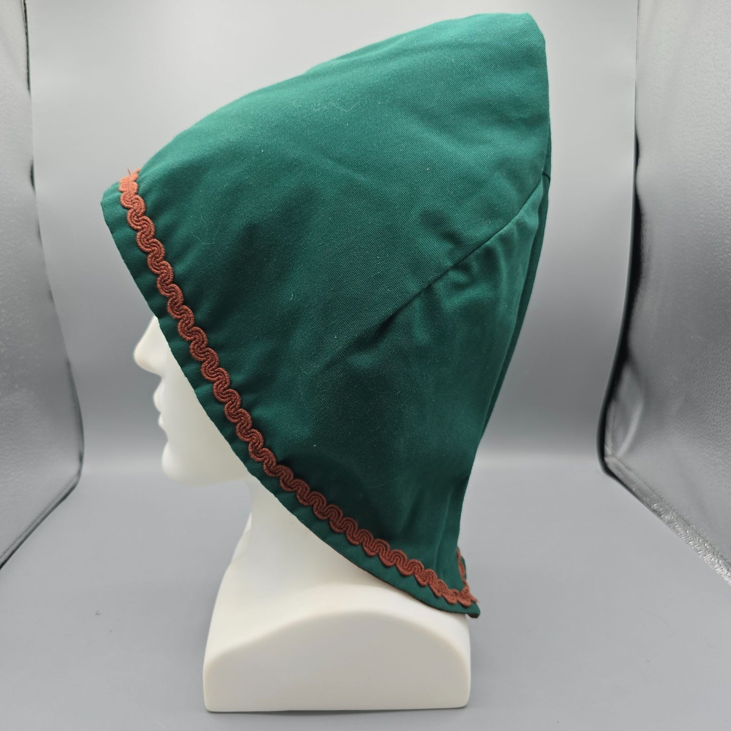 Vintage 1970s Handmade/Costume Forest Green Velveteen Lined Pointed Hood Cap