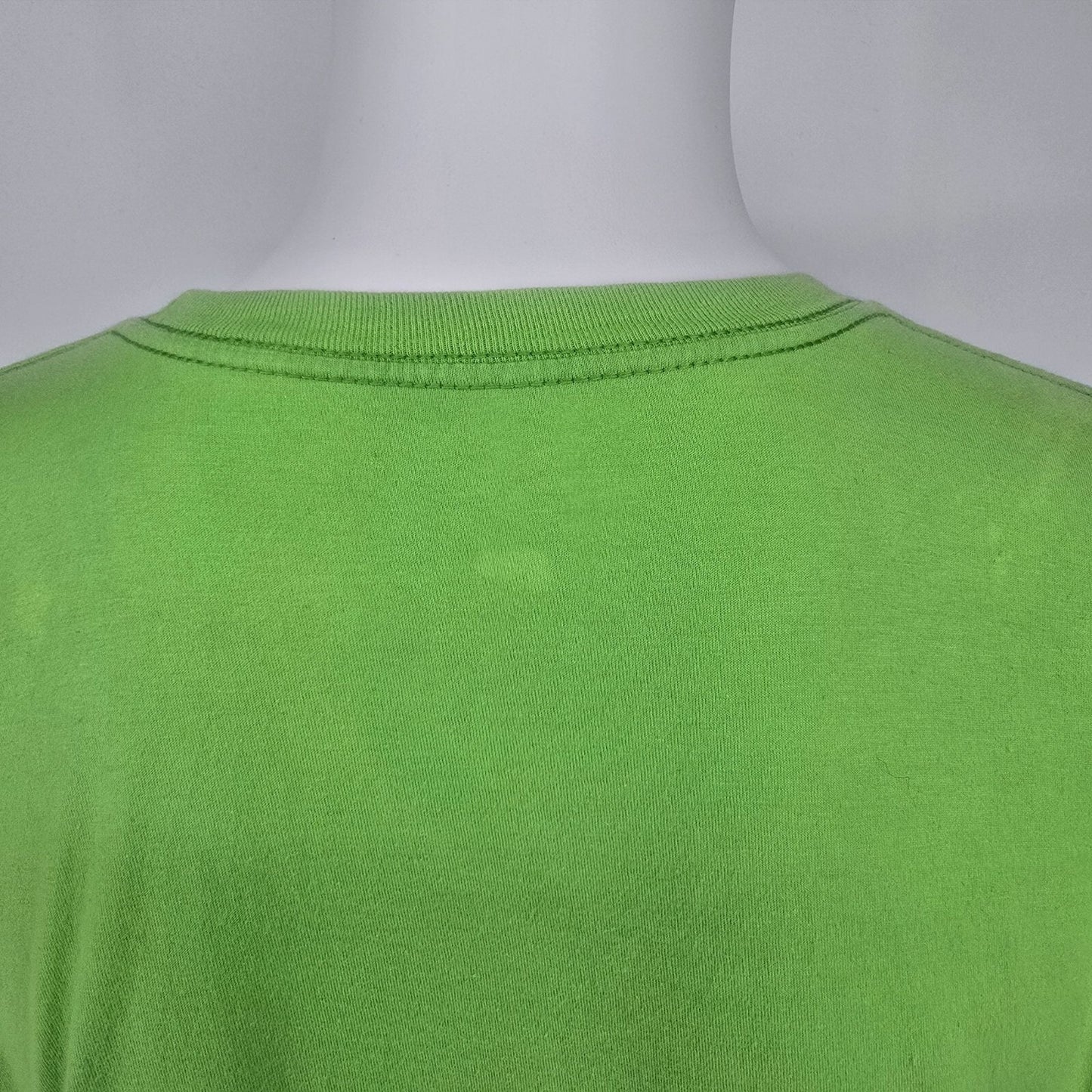 Y2K Revolutionary Rebel Strife Action Conquers Fear Green Graphic T-Shirt (XXL)