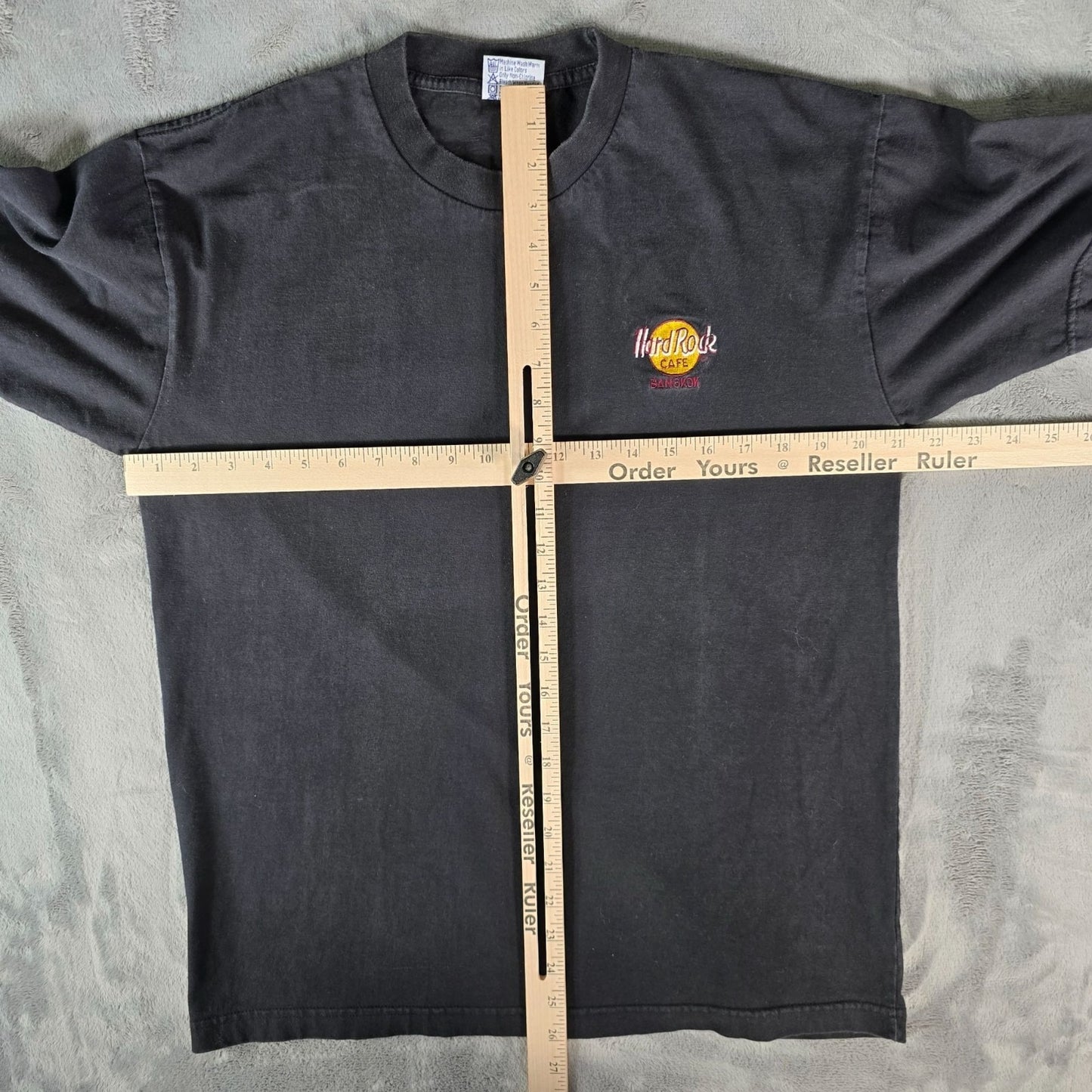 Vintage 1990s Hard Rock Cafe Bangkok Thailand Embroidered Logo T-Shirt (L)