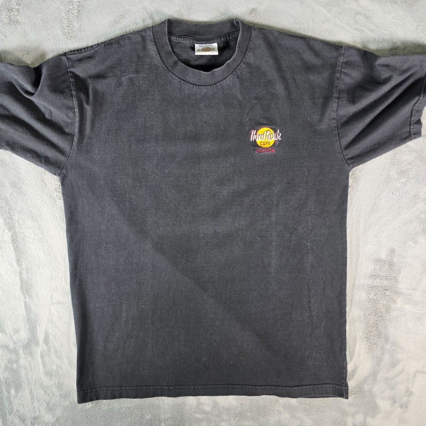 Vintage 1990s Hard Rock Cafe Bangkok Thailand Embroidered Logo T-Shirt (L)