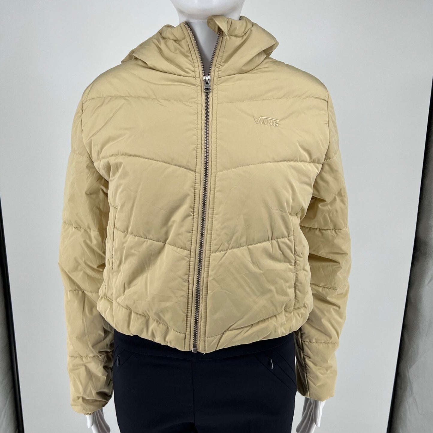 Vans Women's Mojave Desert (i.e. Beige) MTE Foundry Crop Puff Hooded Jacket (XS)