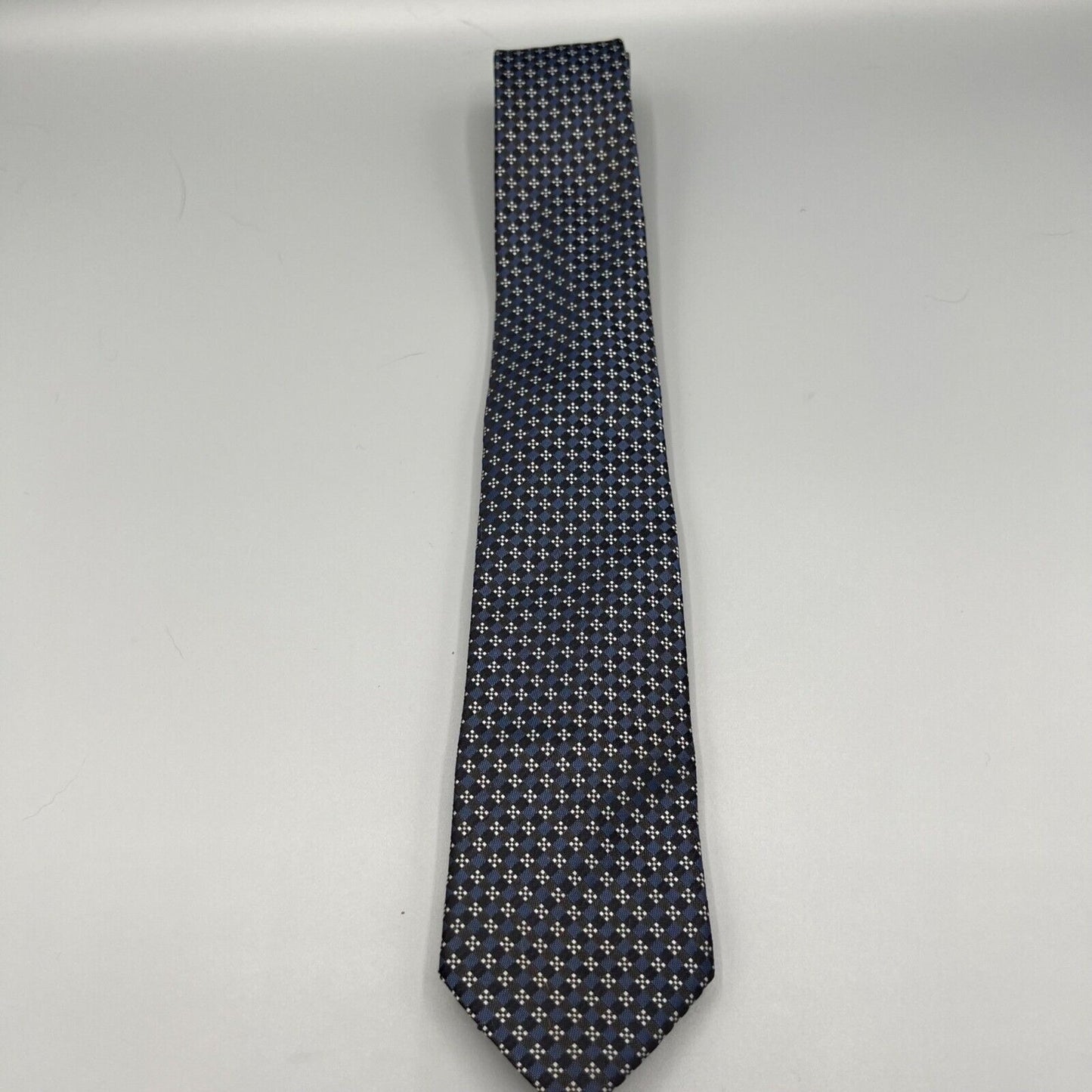 Vintage 1960s Haband's 100% Dacron Polyester Geometric Pattern Skinny Tie