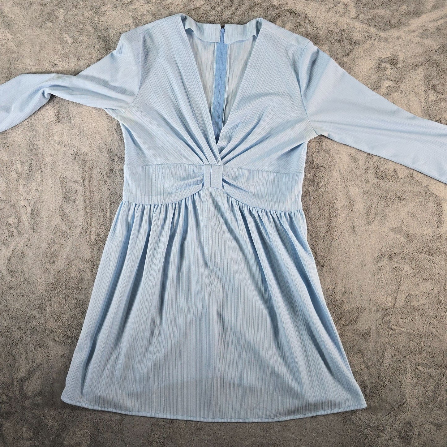 Vintage Early 1970s Pale Blue Ruched Bow V-Neck Long Sleeve Mod Minidress (M)