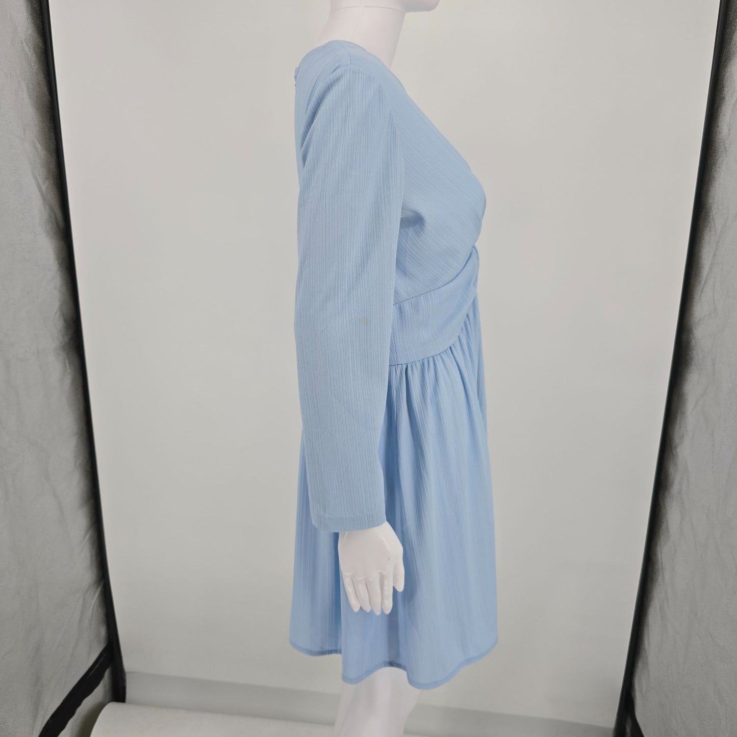 Vintage Early 1970s Pale Blue Ruched Bow V-Neck Long Sleeve Mod Minidress (M)