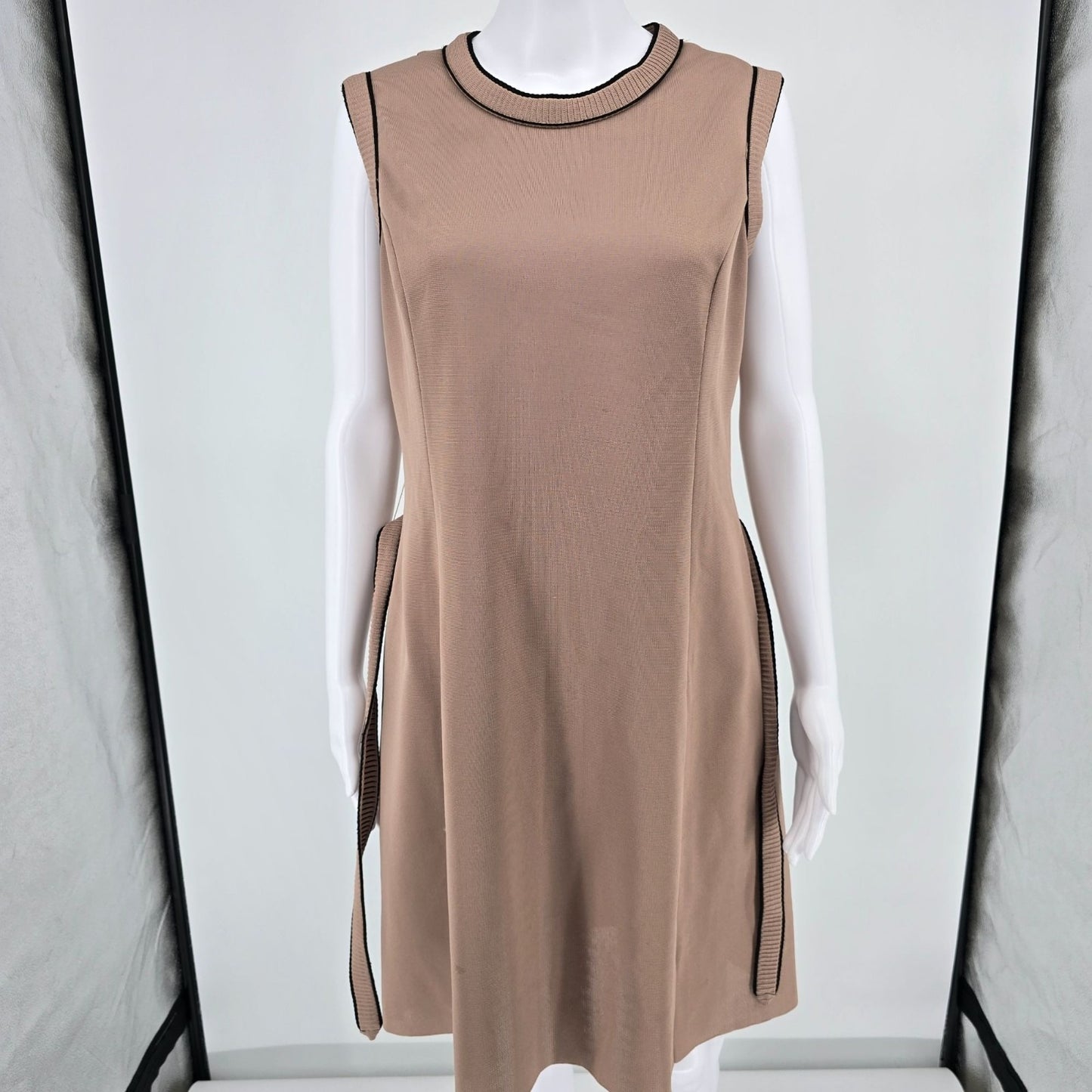 Vintage 1970s Unbranded Taupe Knit Contrast Trim Belted Shift Dress (Large)