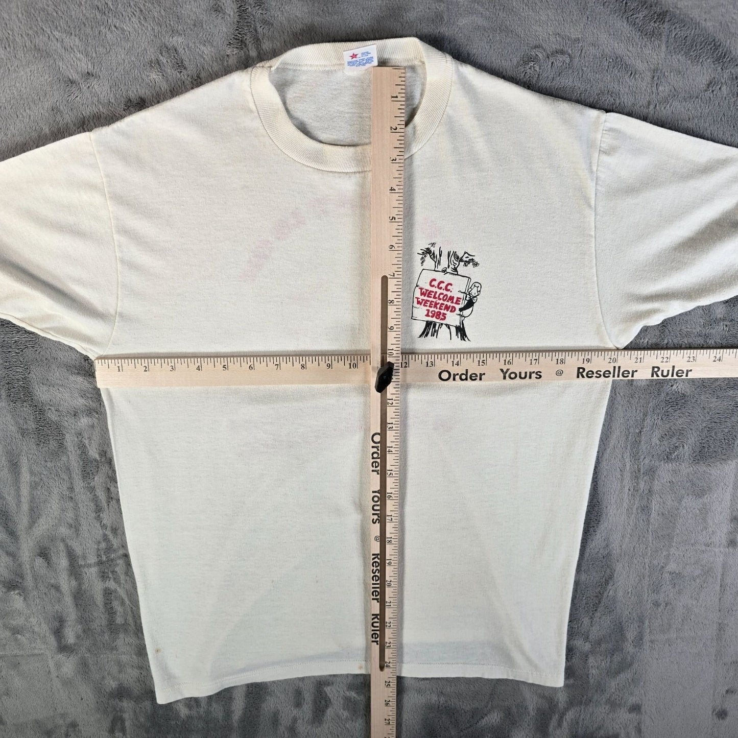 Vintage 1980s Jerzees C.C.C. Welcome Weekend 1985 "The Heat is On" T-Shirt (M)