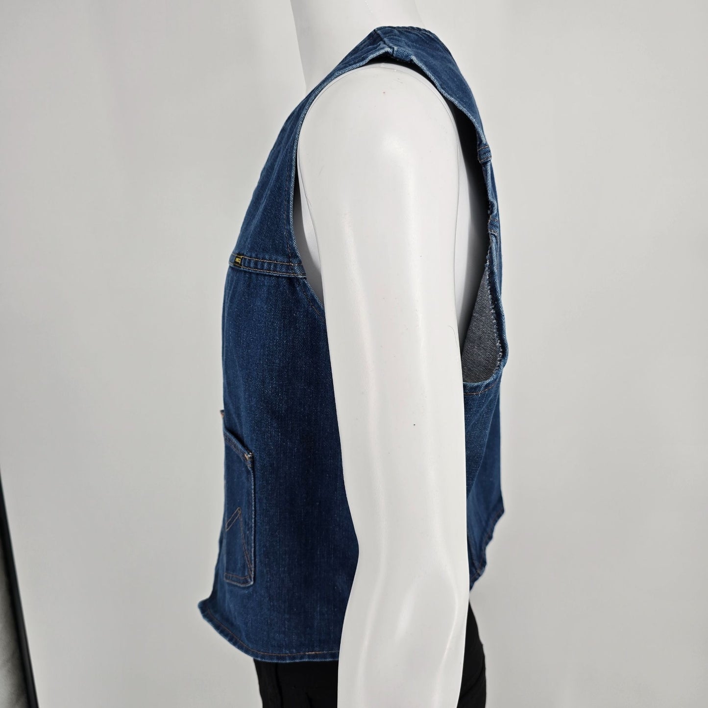 Vintage 1970s Maverick Automaticks Men's Western Blue Jean V-Neck Denim Vest (L)