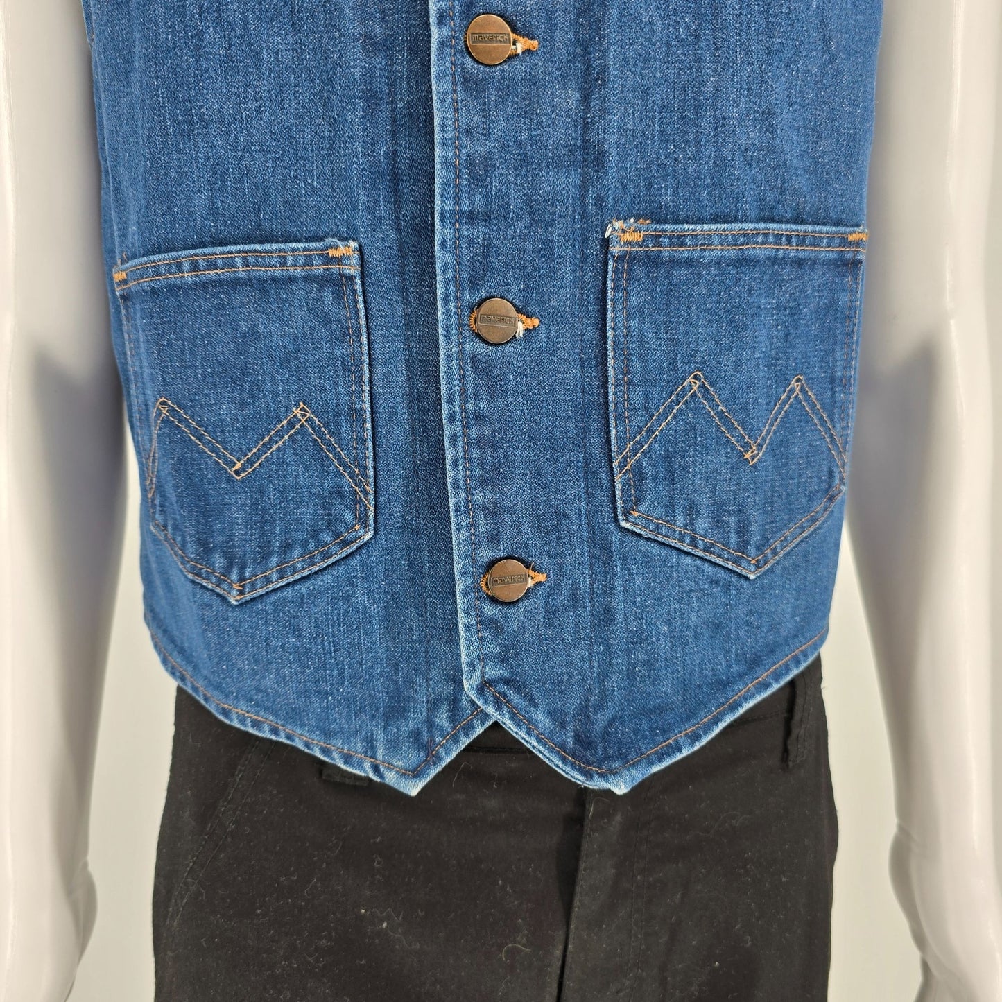Vintage 1970s Maverick Automaticks Men's Western Blue Jean V-Neck Denim Vest (L)