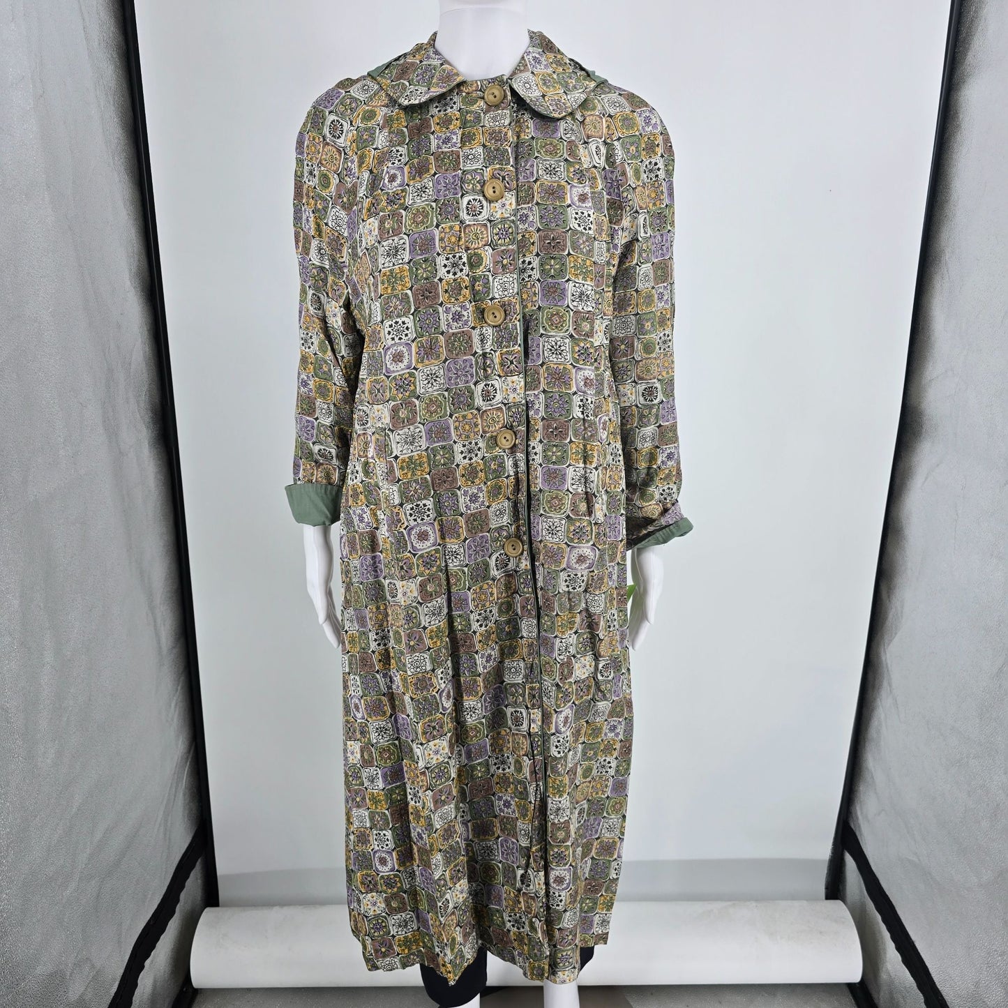 Vintage 1960s Mosaic Tile Print/Sage Green Reversible Hooded Coat (Large)