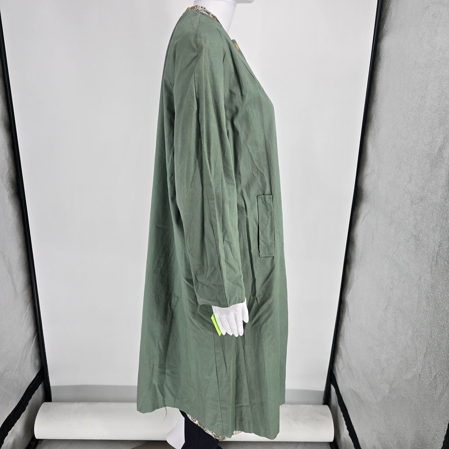 Vintage 1960s Mosaic Tile Print/Sage Green Reversible Hooded Coat (Large)