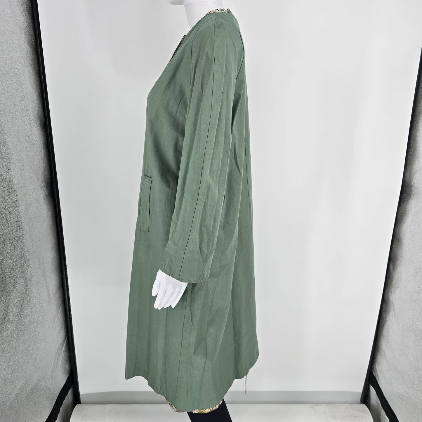 Vintage 1960s Mosaic Tile Print/Sage Green Reversible Hooded Coat (Large)