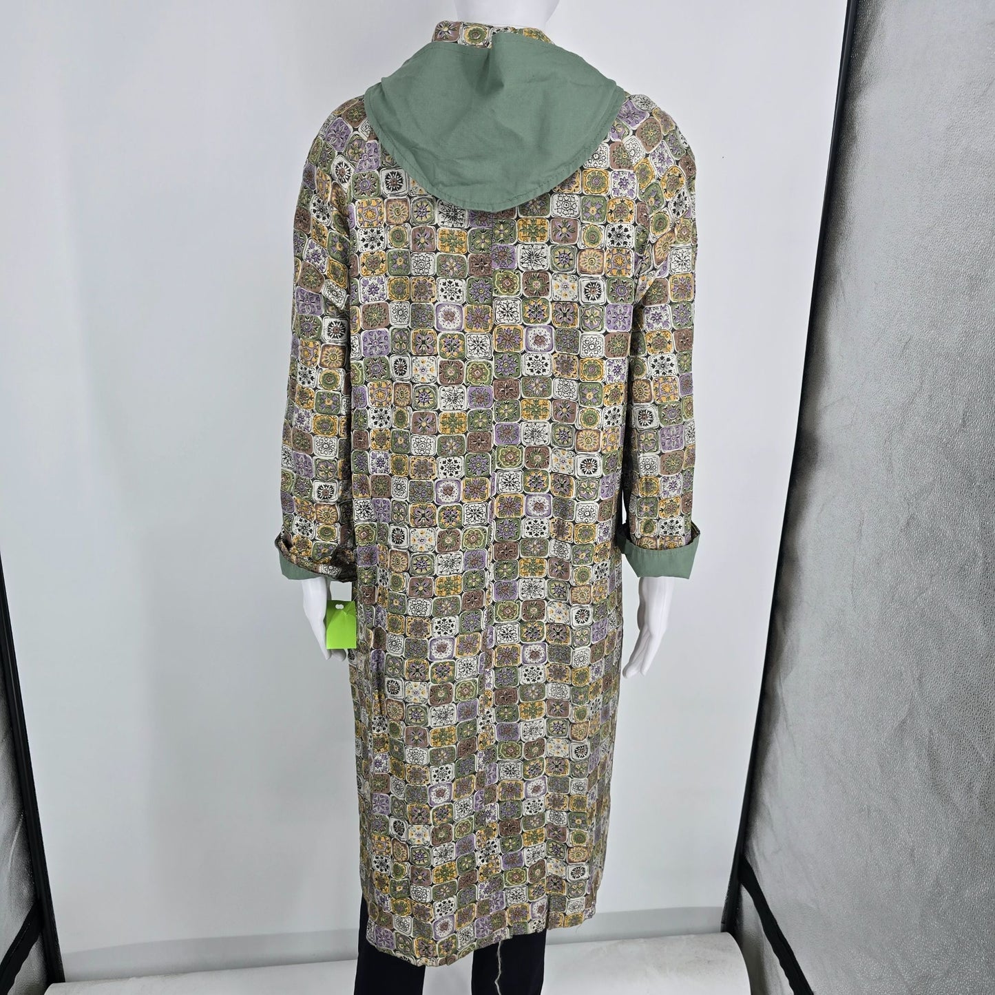 Vintage 1960s Mosaic Tile Print/Sage Green Reversible Hooded Coat (Large)