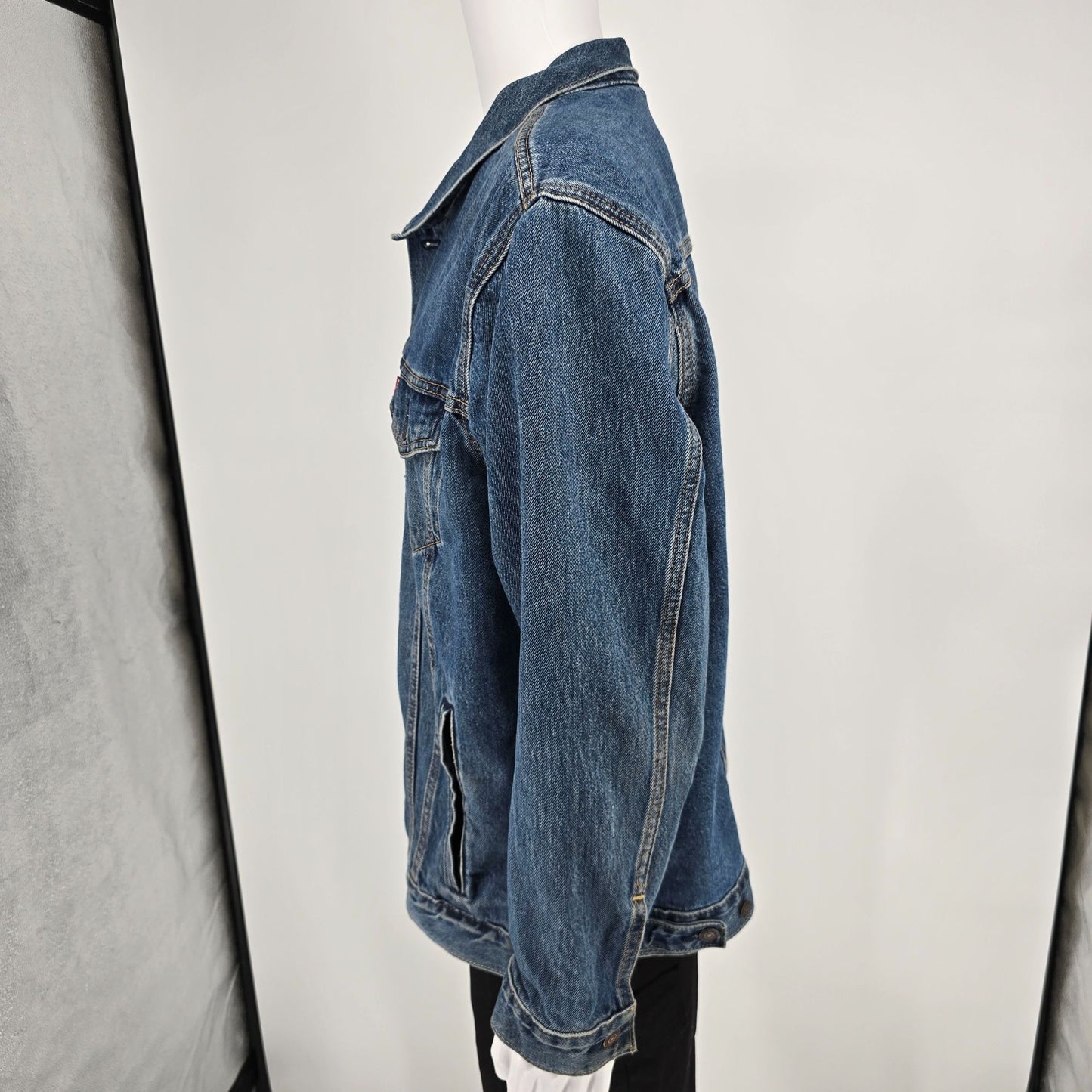 2024 Levi's A5782-0005 Wheeler Indigo Blue Relaxed Fit Trucker Denim Jacket (XL)