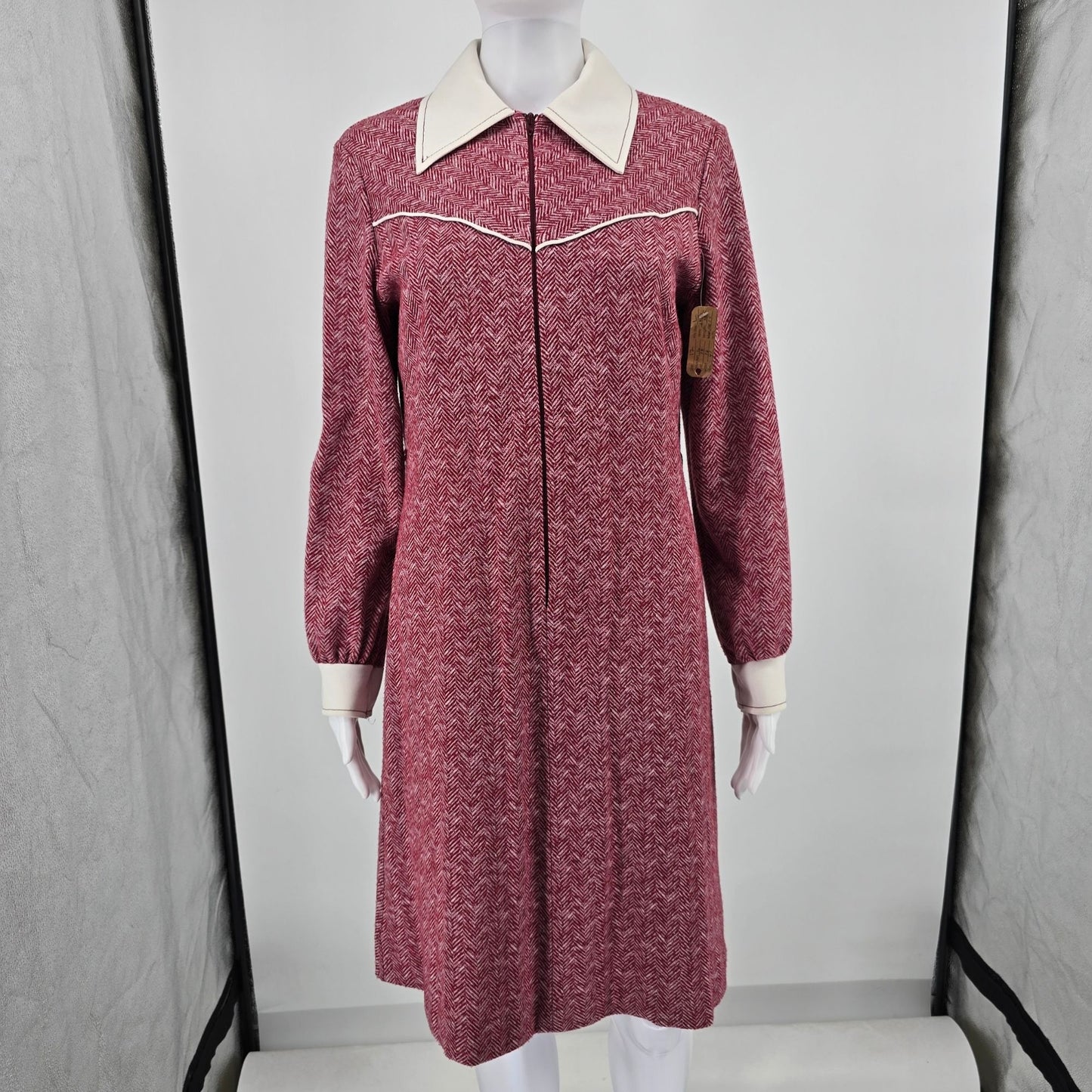 Vintage 1970s Diane Young Sportswear Red Herringbone Knit Shift Dress (M)