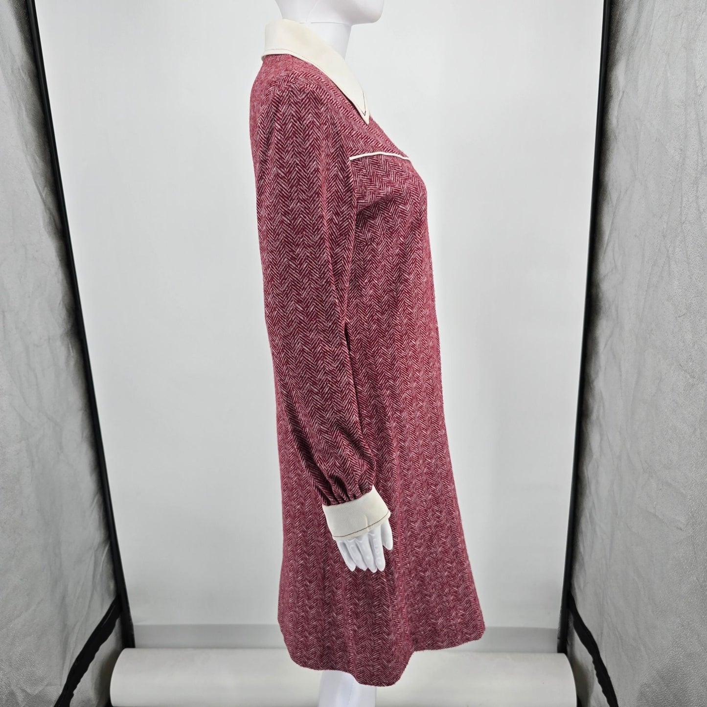 Vintage 1970s Diane Young Sportswear Red Herringbone Knit Shift Dress (M)