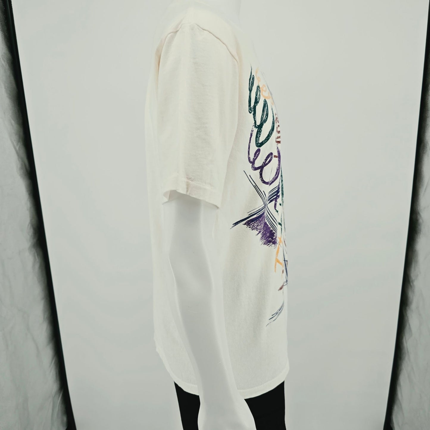 Vintage 1990 Body Force White Memphis-Style Abstract Art Print T-Shirt (M/L)
