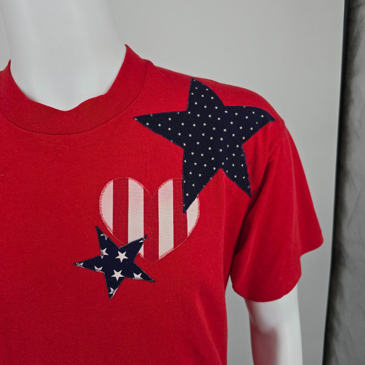 Vintage 1990s Screen Stars Best Patriotic Stars & Hearts Applique T-Shirt (L)