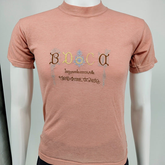 Hung Fat BDoCA "Imponendo Aurum Colle" Latin Embroidered T-Shirt (Womens XS)