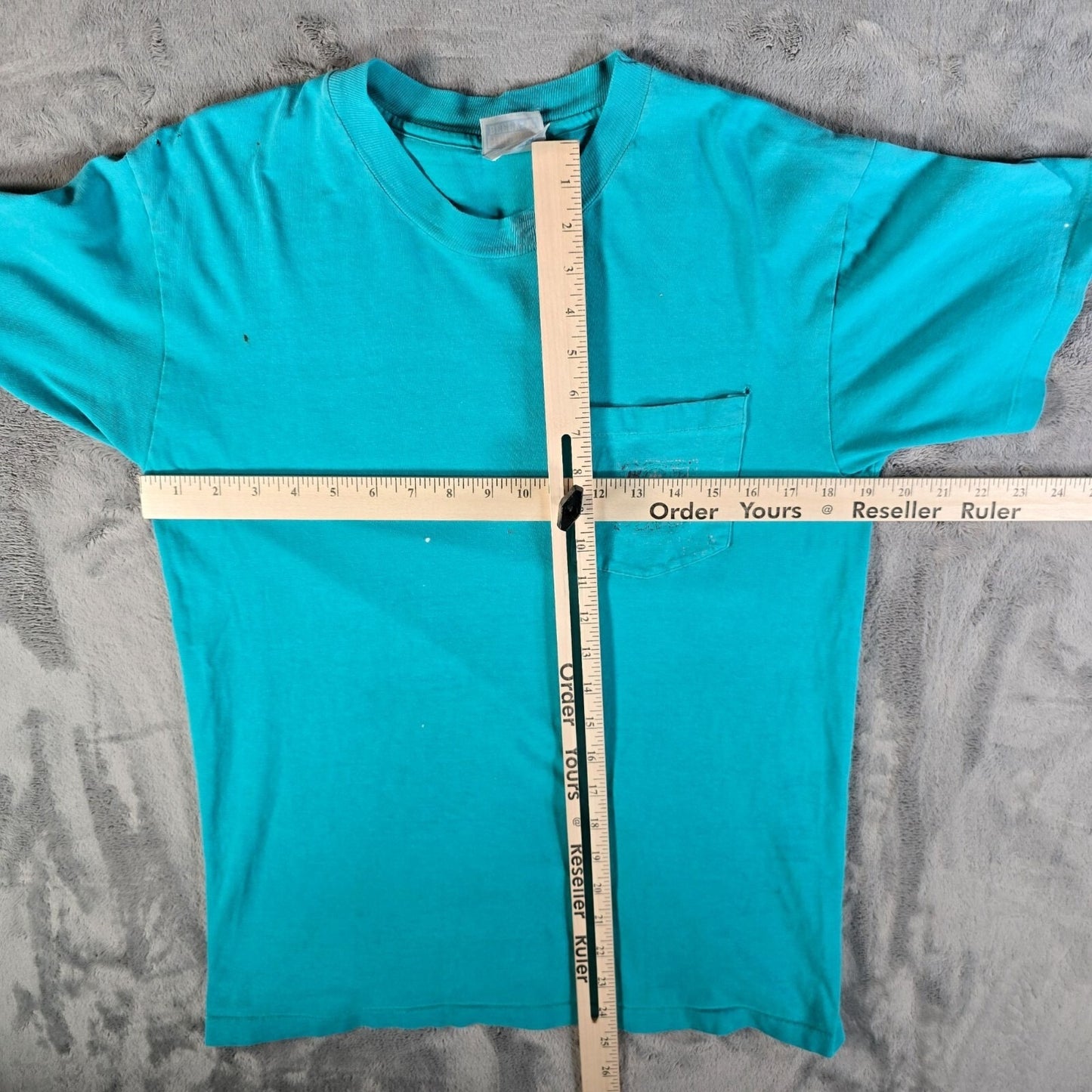 Distressed Vintage 1990s Hanes Faded Tribal Graphic Teal Pocket Tee T-Shirt (M)