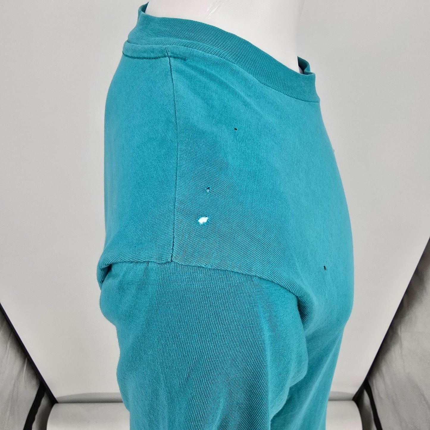 Distressed Vintage 1990s Hanes Faded Tribal Graphic Teal Pocket Tee T-Shirt (M)