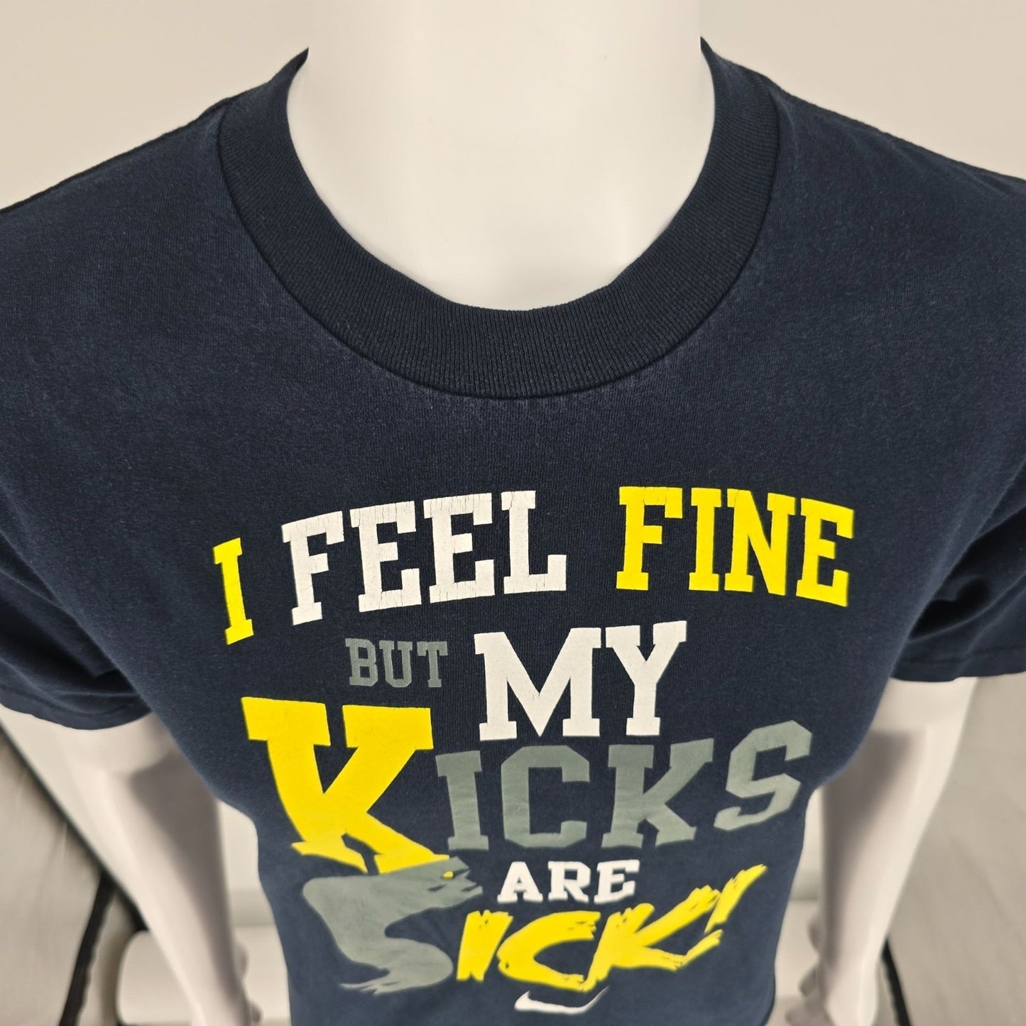 2009 Nike "I Feel Fine But My Kicks Are Sick" Navy Blue Text Graphic T-Shirt (M)