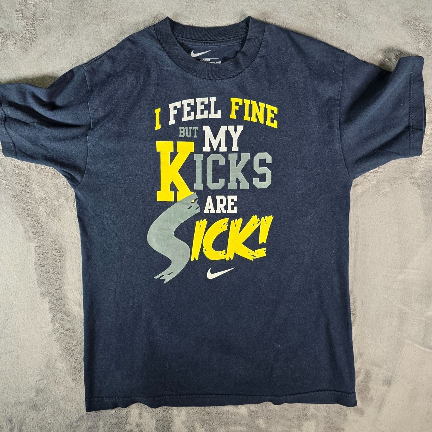 2009 Nike "I Feel Fine But My Kicks Are Sick" Navy Blue Text Graphic T-Shirt (M)