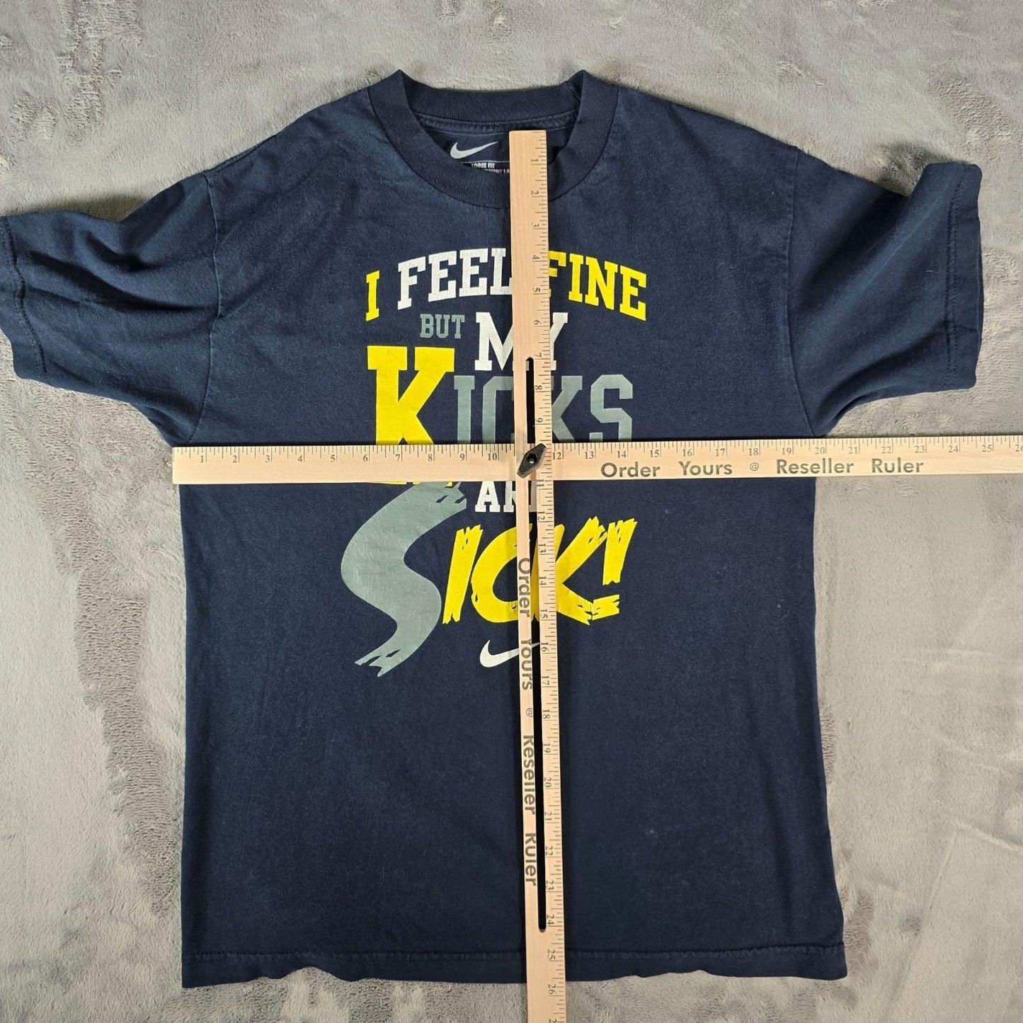 2009 Nike "I Feel Fine But My Kicks Are Sick" Navy Blue Text Graphic T-Shirt (M)