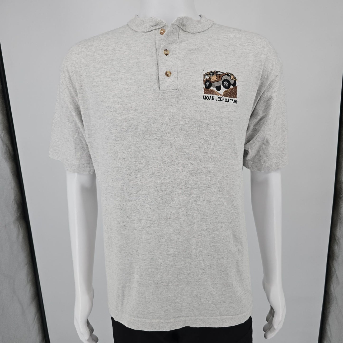 Vintage 1990s Cotton Deluxe Moab Jeep Safari Embroidered Henley T-Shirt (L)