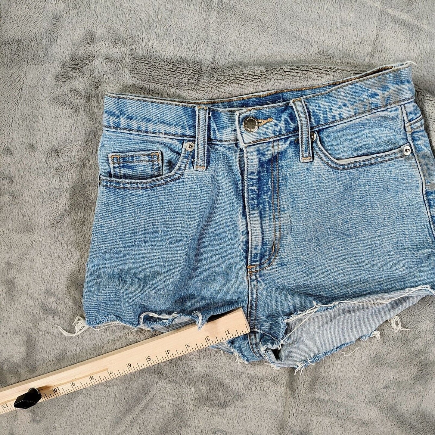 Universal Thread Goods Co "Vintage Straight" DIY Denim Cutoff Shorts (00/24R)