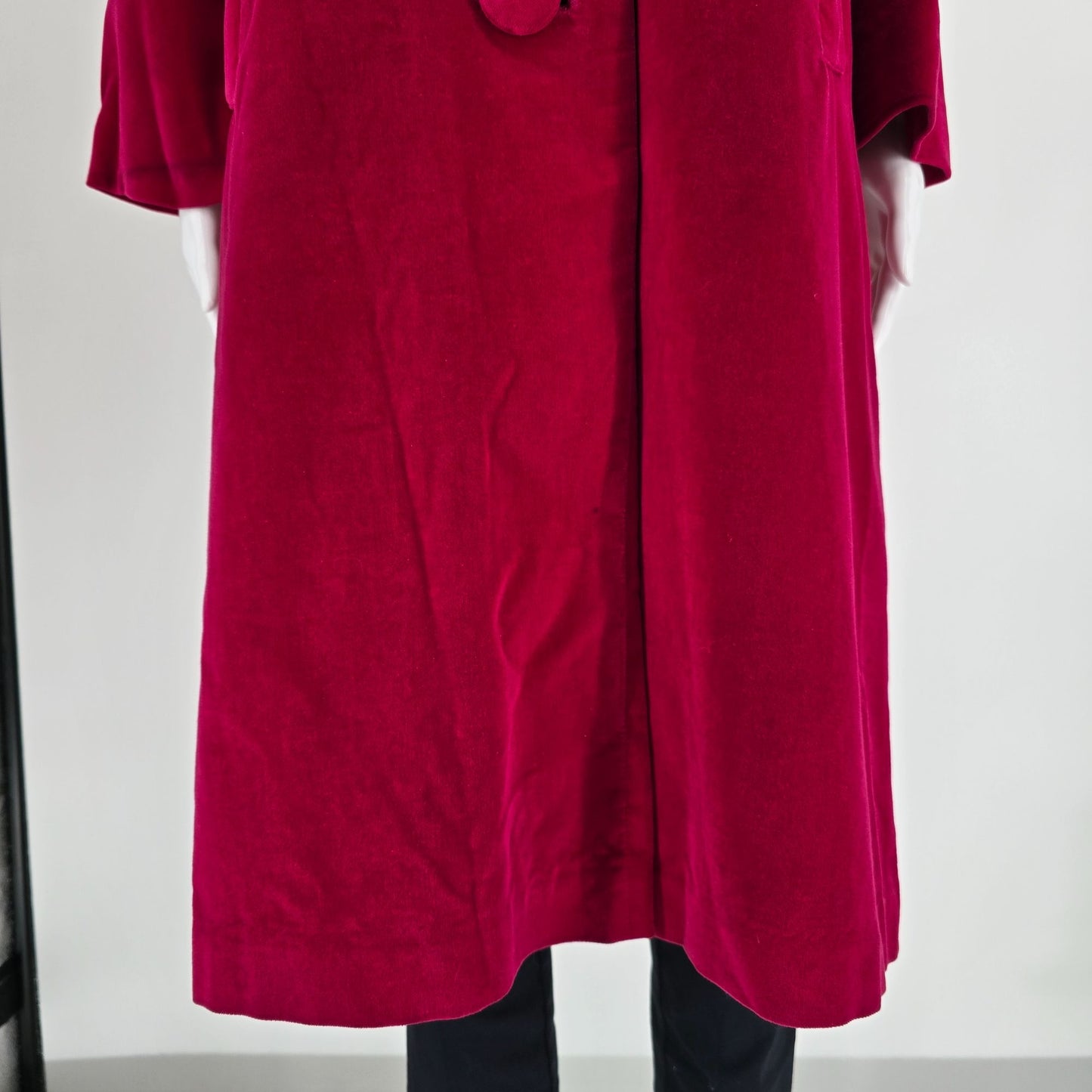 Vintage 1960s Marguerite Rubel San Francisco Women's Fuschia Velvet Coat (XL)