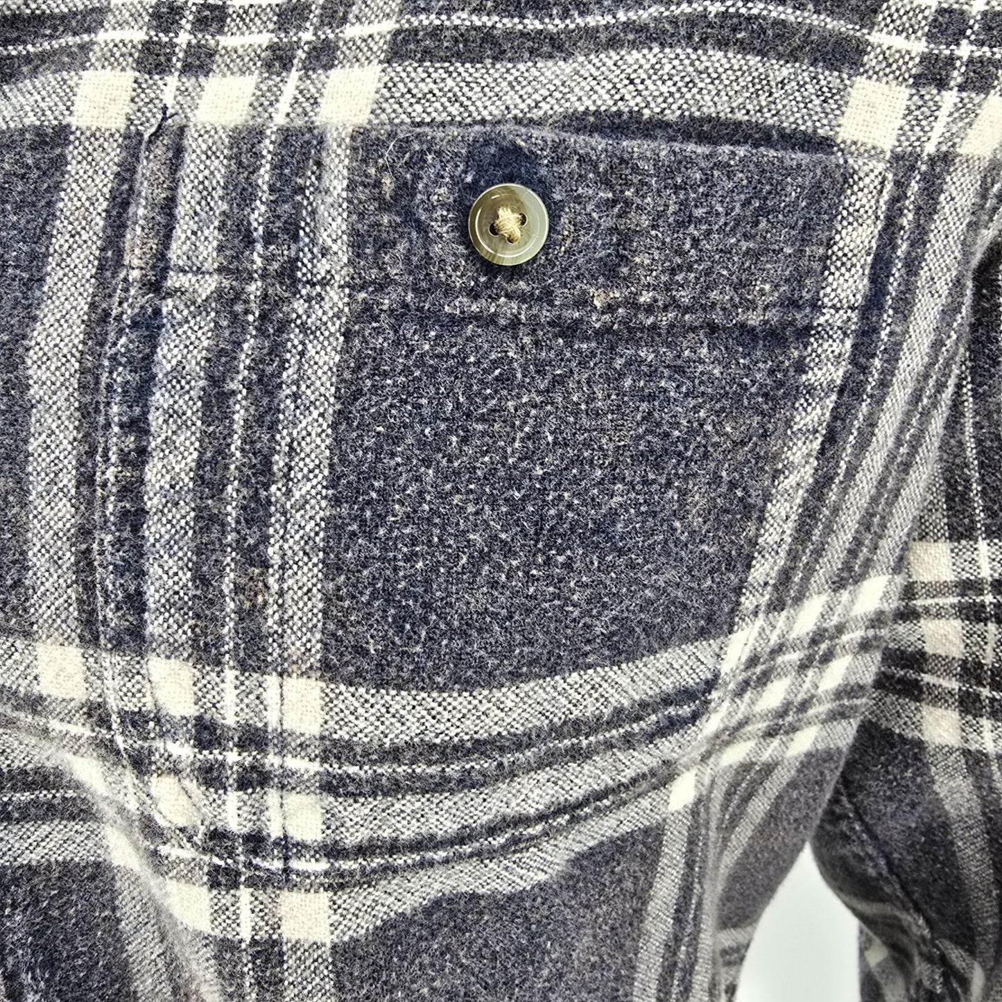 J.Crew 2016 Mens Faded Wool-Blend Flannel Button-Down Navy Shirt (Large)