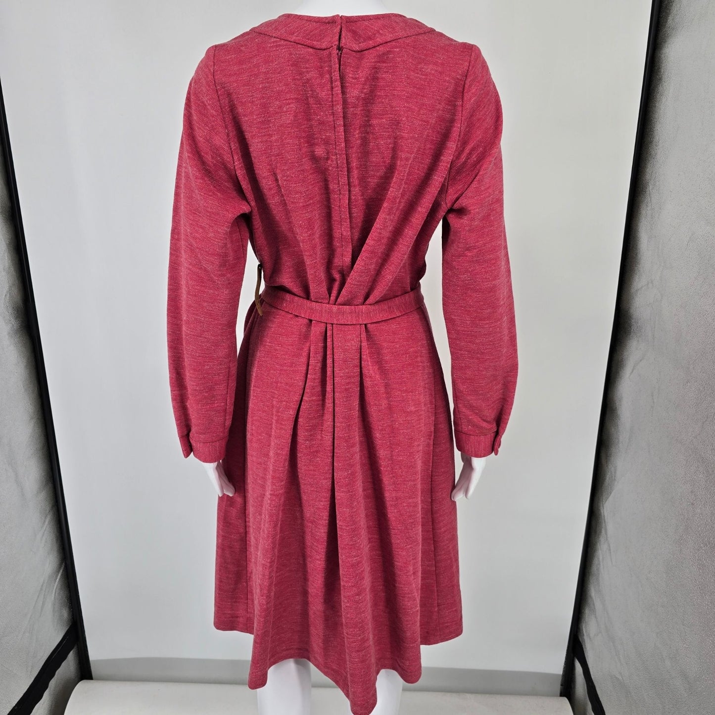 Vintage Early 1970s Rose Heather Belted A-Line Knit Mod Dress (Size 14/L)