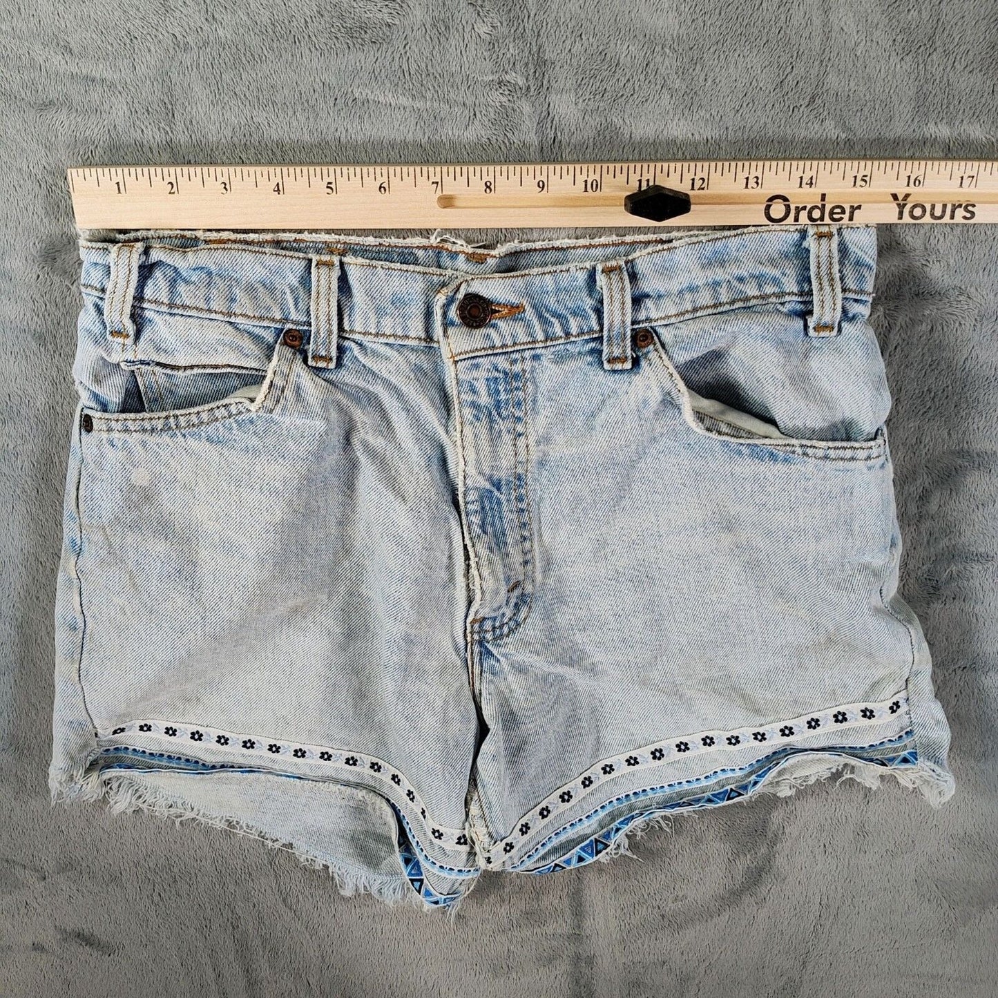 Vintage 1988-1994 Unisex Orange Tab Levi's 550 DIY Denim Cut-Off Shorts (W30)