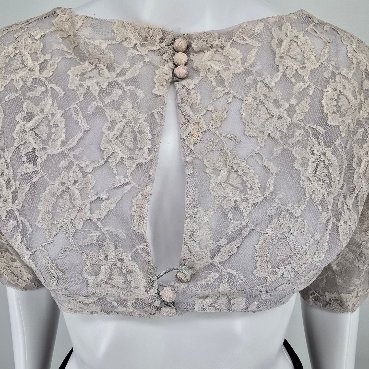 Distressed Vintage 1960s Lace Crop Covered Button Bridal Shrug Top (Small) *Fair