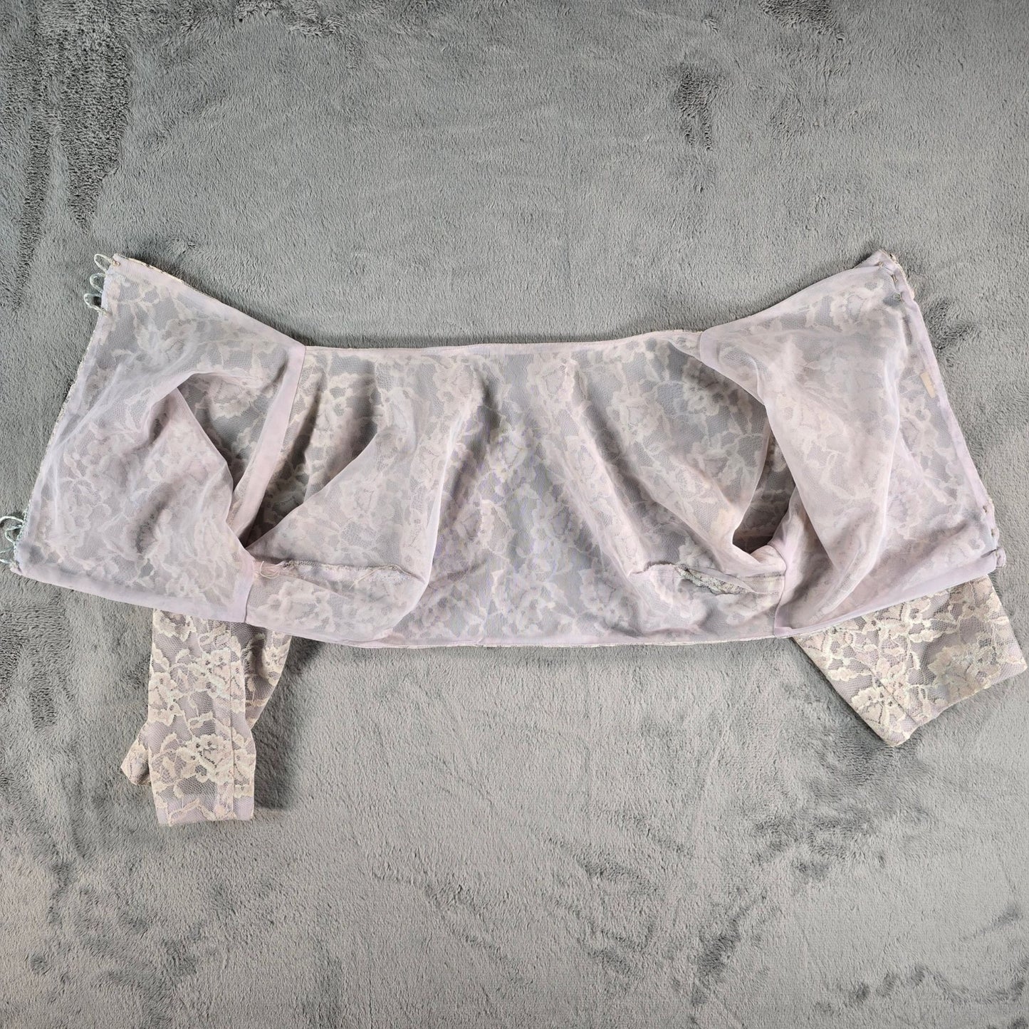 Distressed Vintage 1960s Lace Crop Covered Button Bridal Shrug Top (Small) *Fair