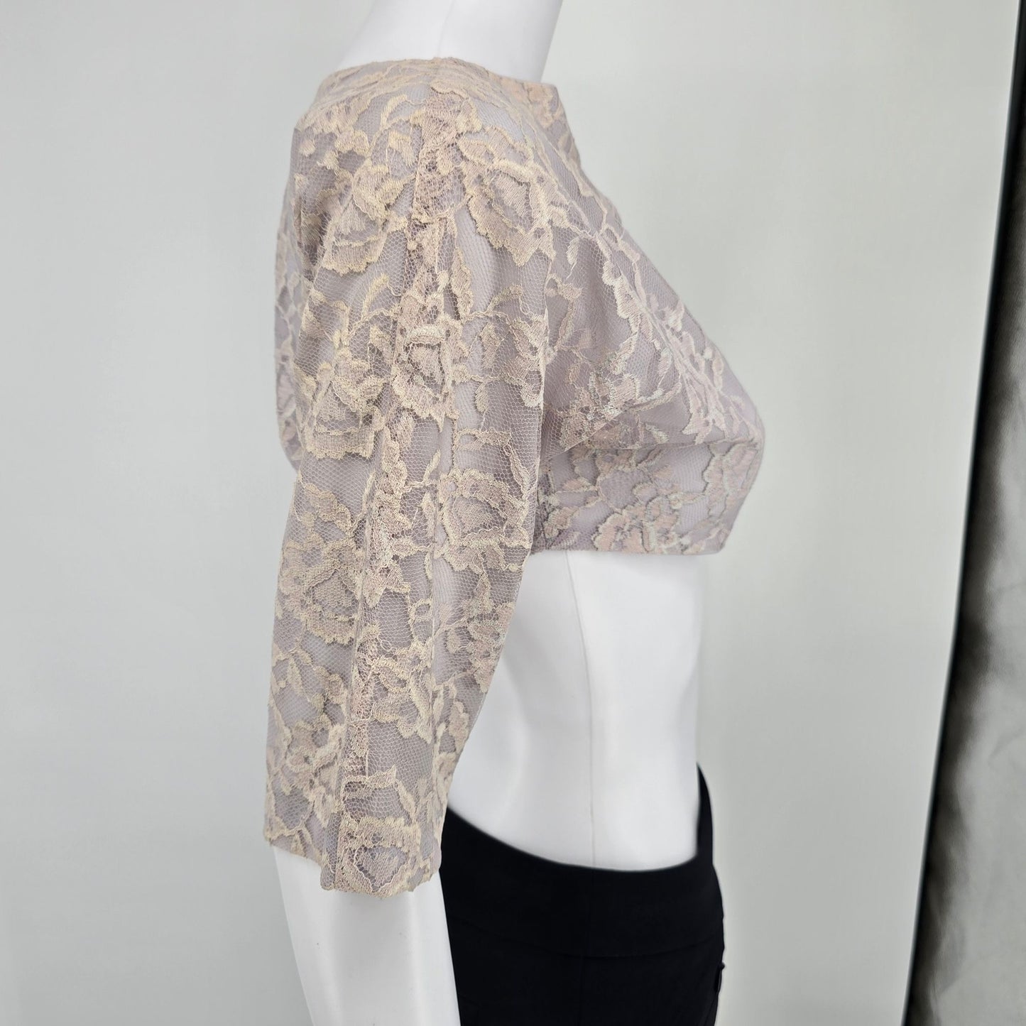 Distressed Vintage 1960s Lace Crop Covered Button Bridal Shrug Top (Small) *Fair