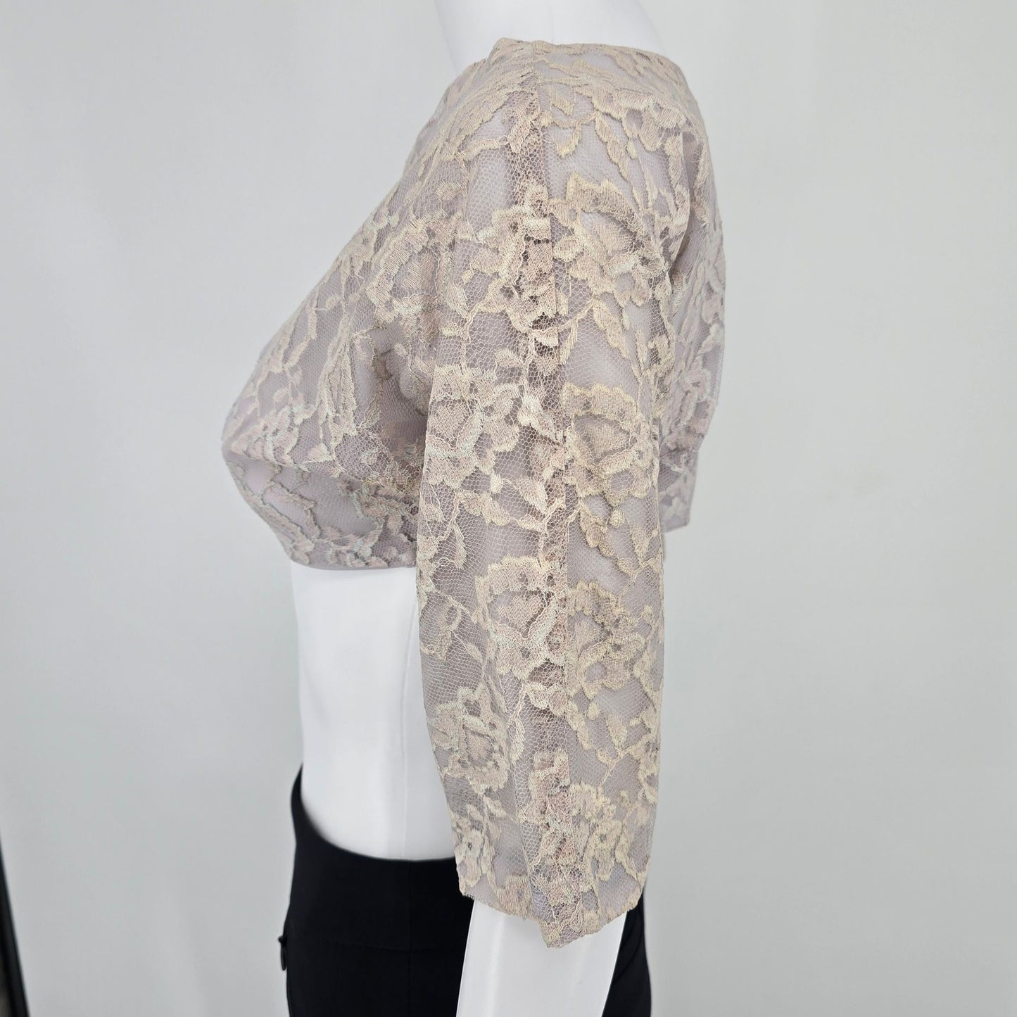 Distressed Vintage 1960s Lace Crop Covered Button Bridal Shrug Top (Small) *Fair