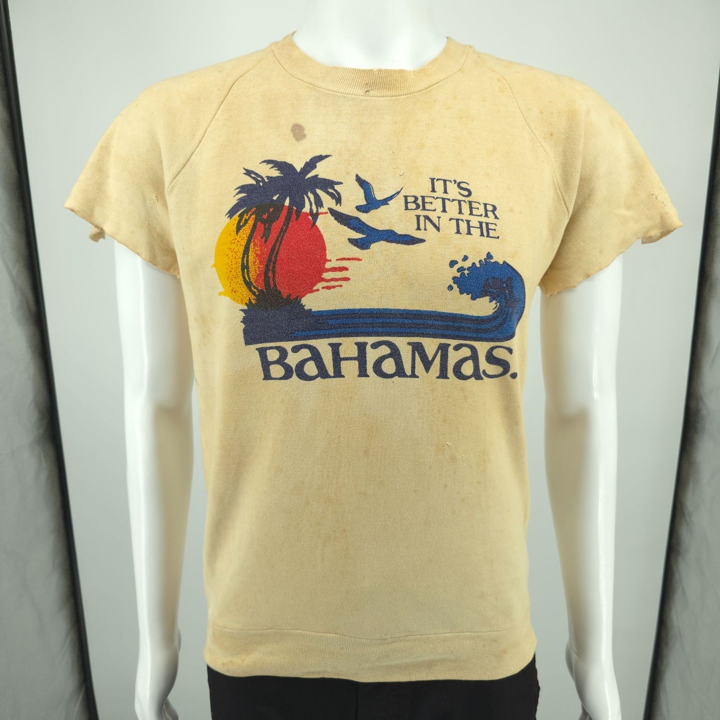 Thrashed Vintage 1980s "It's Better in the Bahamas" Short Sleeve Sweatshirt (M)