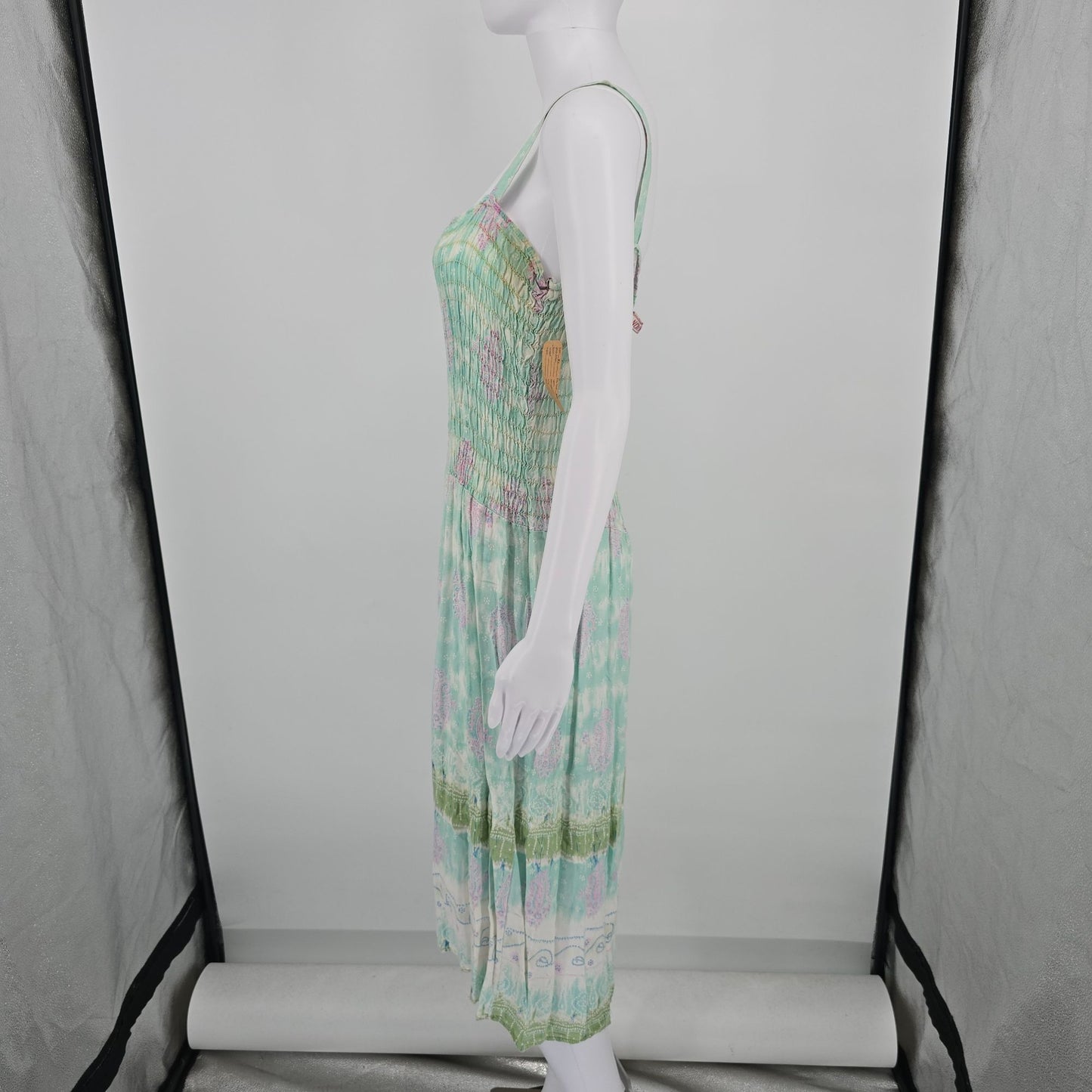 2000s Lati Fashion Pastel Watercolor Smocked Drop Waist Midi Boho Sundress (L)