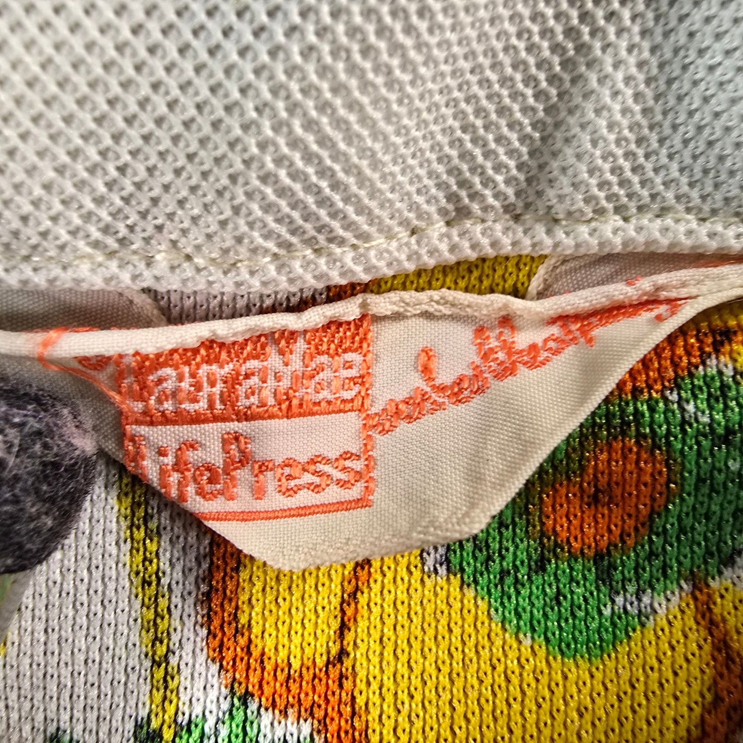 Vintage 1960s Laura Mae Life Press Paisley Print Quarter-Zip Mod Shell (M)