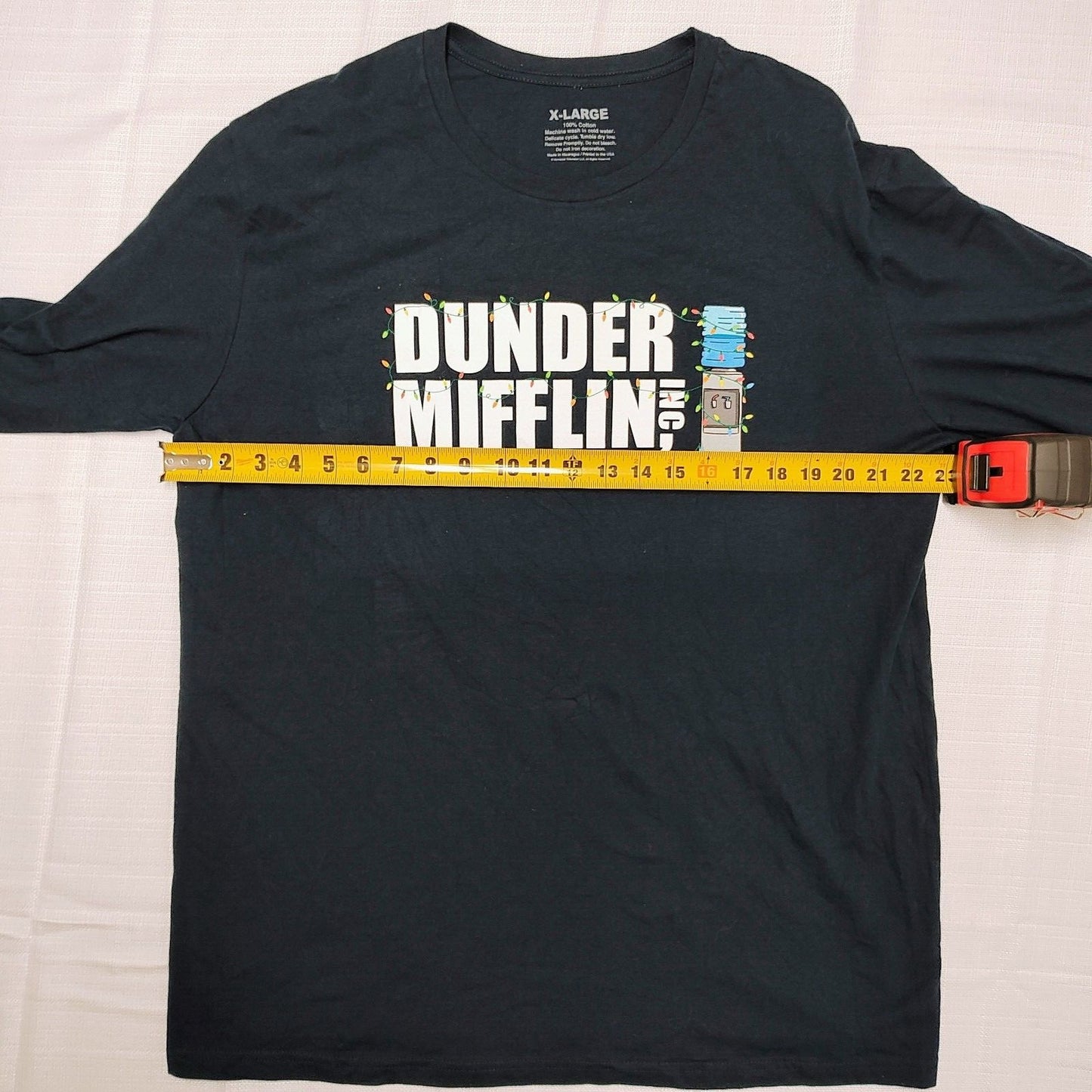 The Office Dunder Mifflin Christmas Lights and Cooler Long-sleeved T-Shirt (XL)