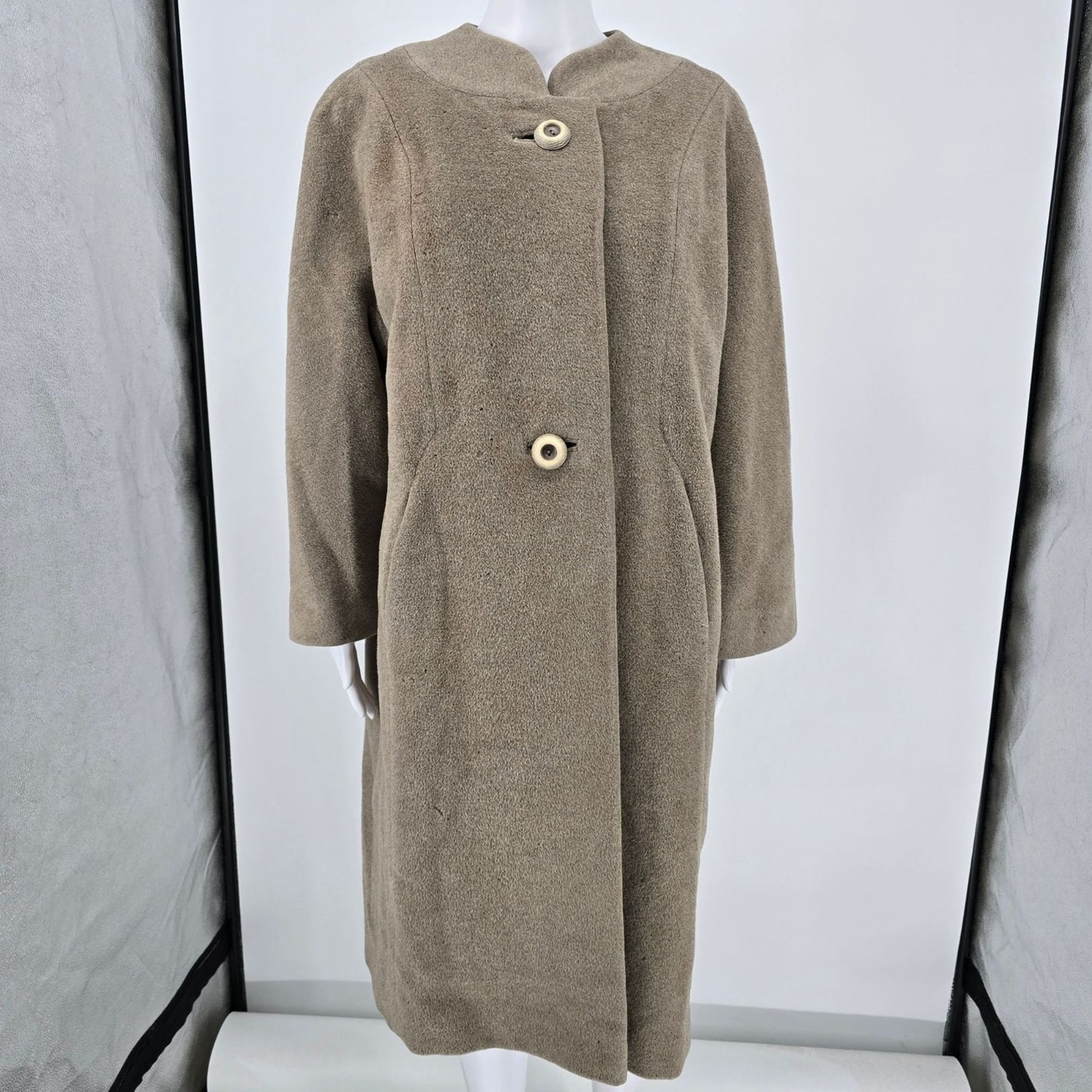 Distressed Vintage 1960s Diamond's Phoenix Forstmann's Wool Coat (Women's XL)