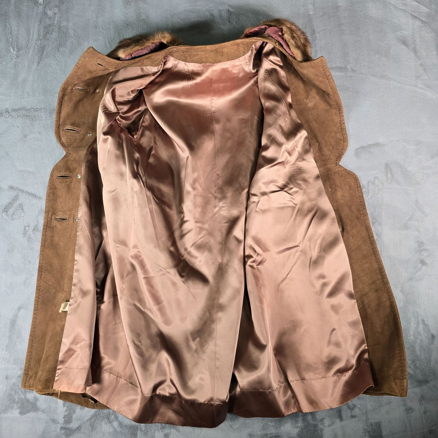 Vintage 1960s Unbranded Fur Collar Double-Breasted Suede Mod Coat (Women's M)