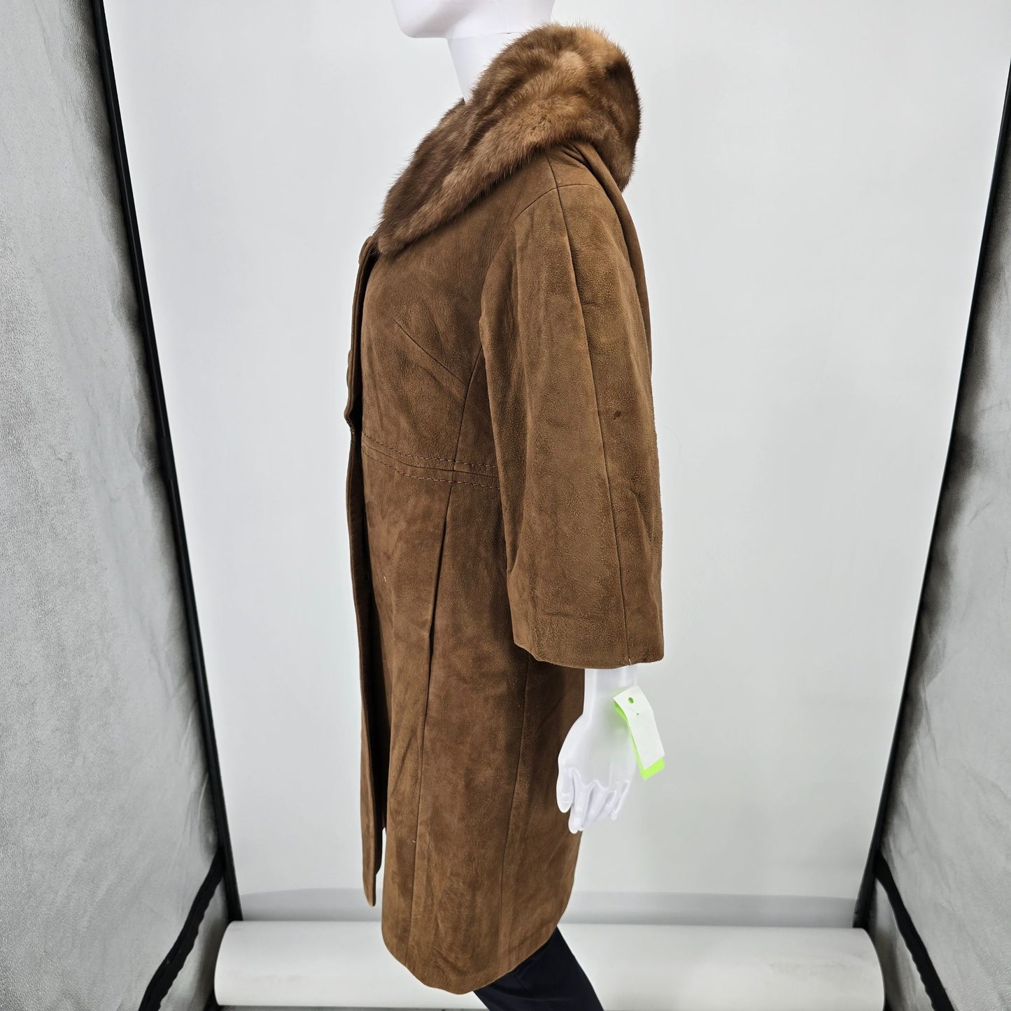 Vintage 1960s Unbranded Fur Collar Double-Breasted Suede Mod Coat (Women's M)